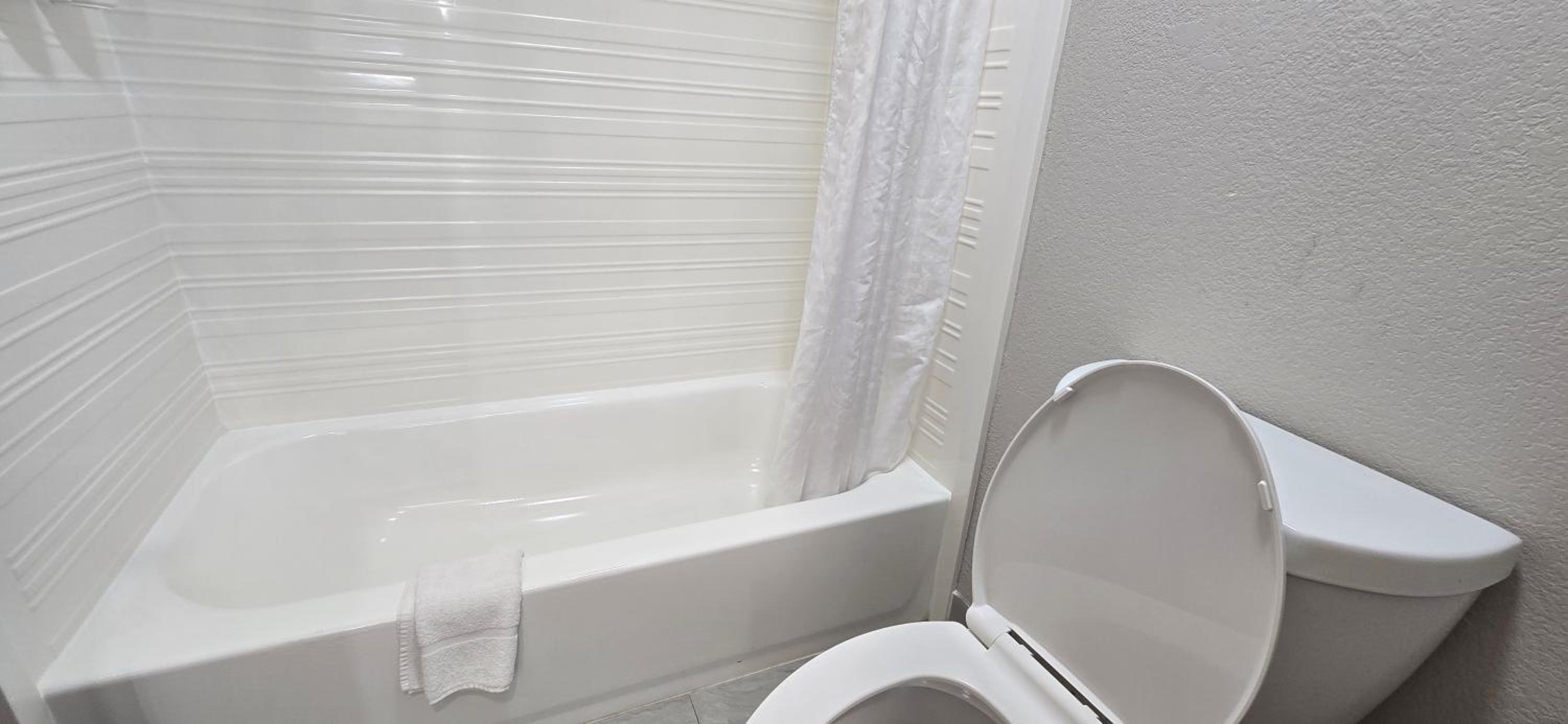 Queen Room with Roll-In Shower - Mobility/Hearing Accessible - Non-Smoking photo 2