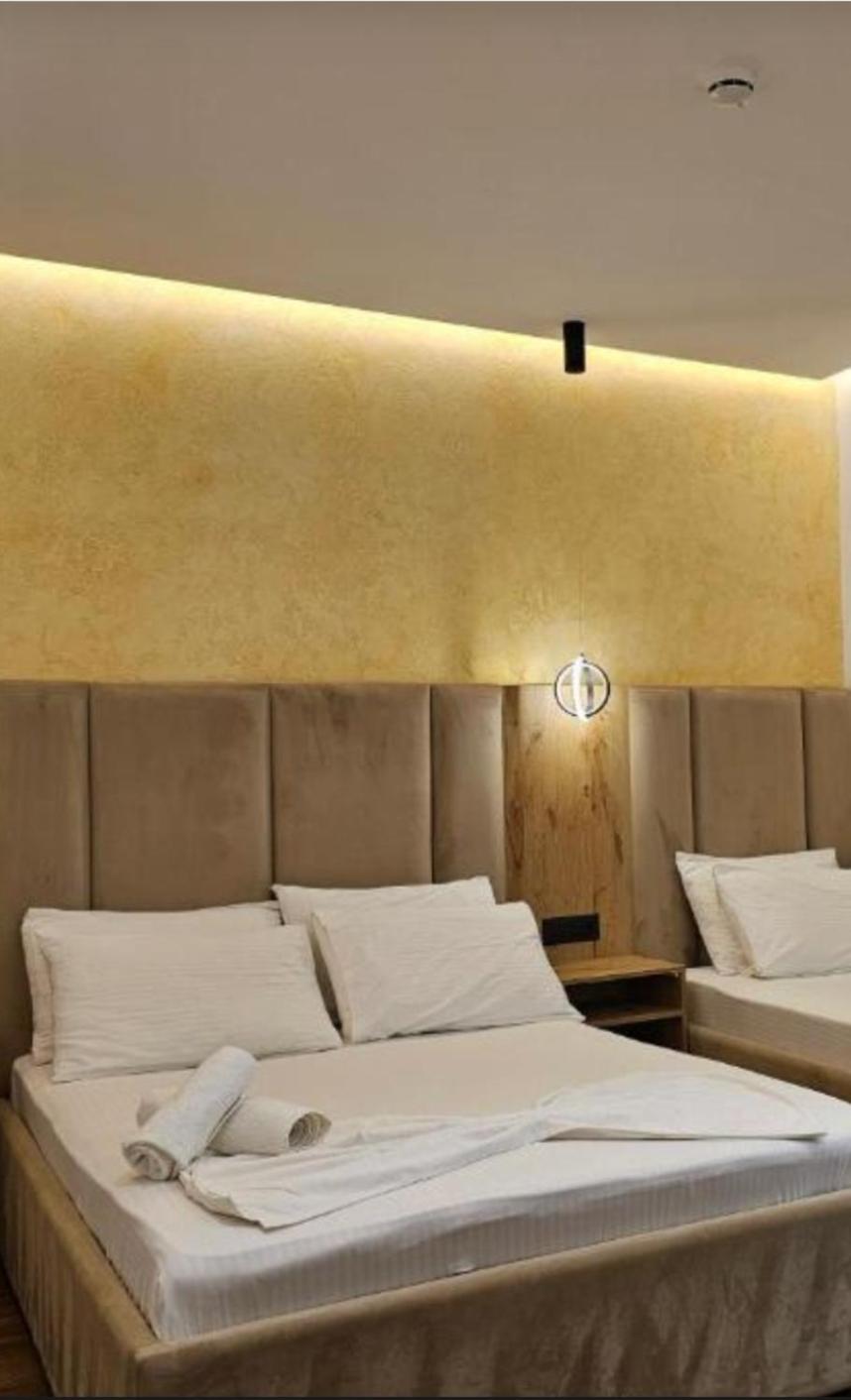 Deluxe Double Room (2 Adults + 1 Child)