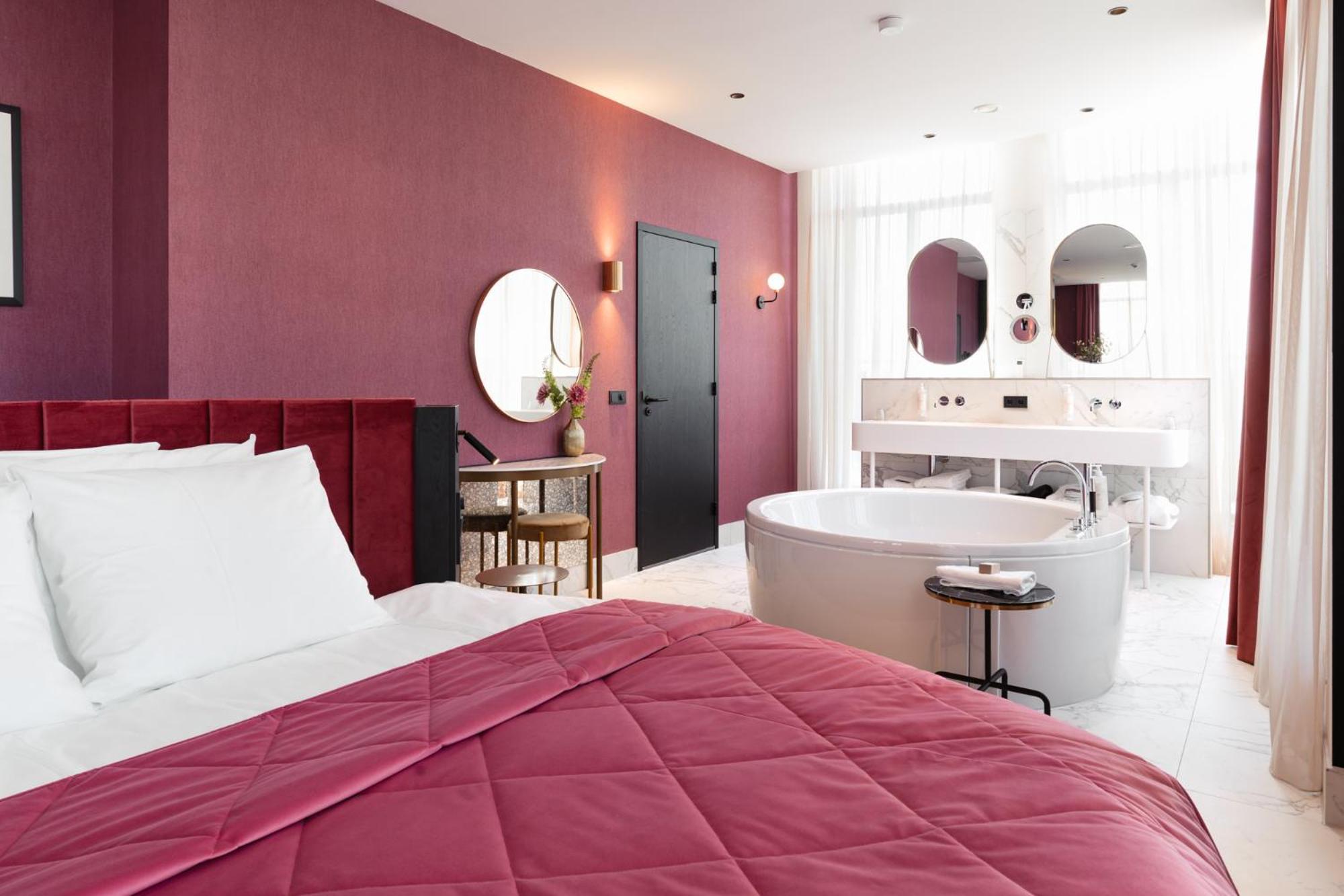 Suite with Spa Bath
