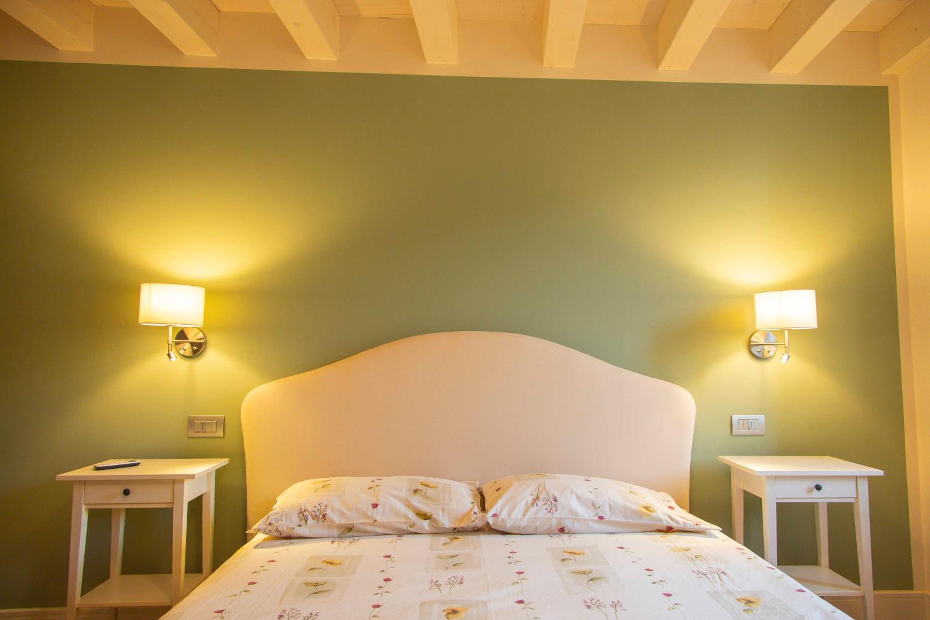 Large Double Room photo 3