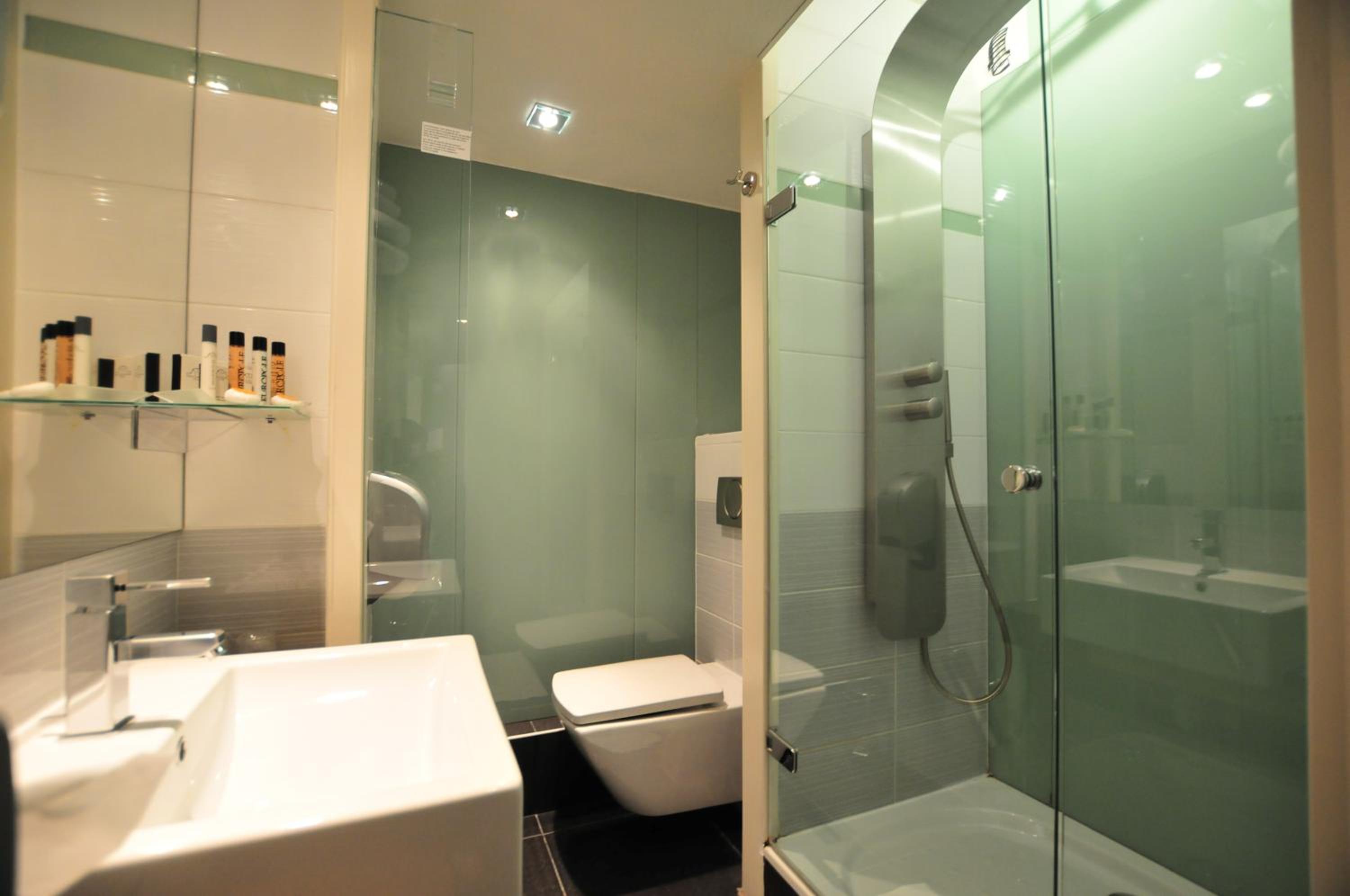 Standard Double Room - Photo 2