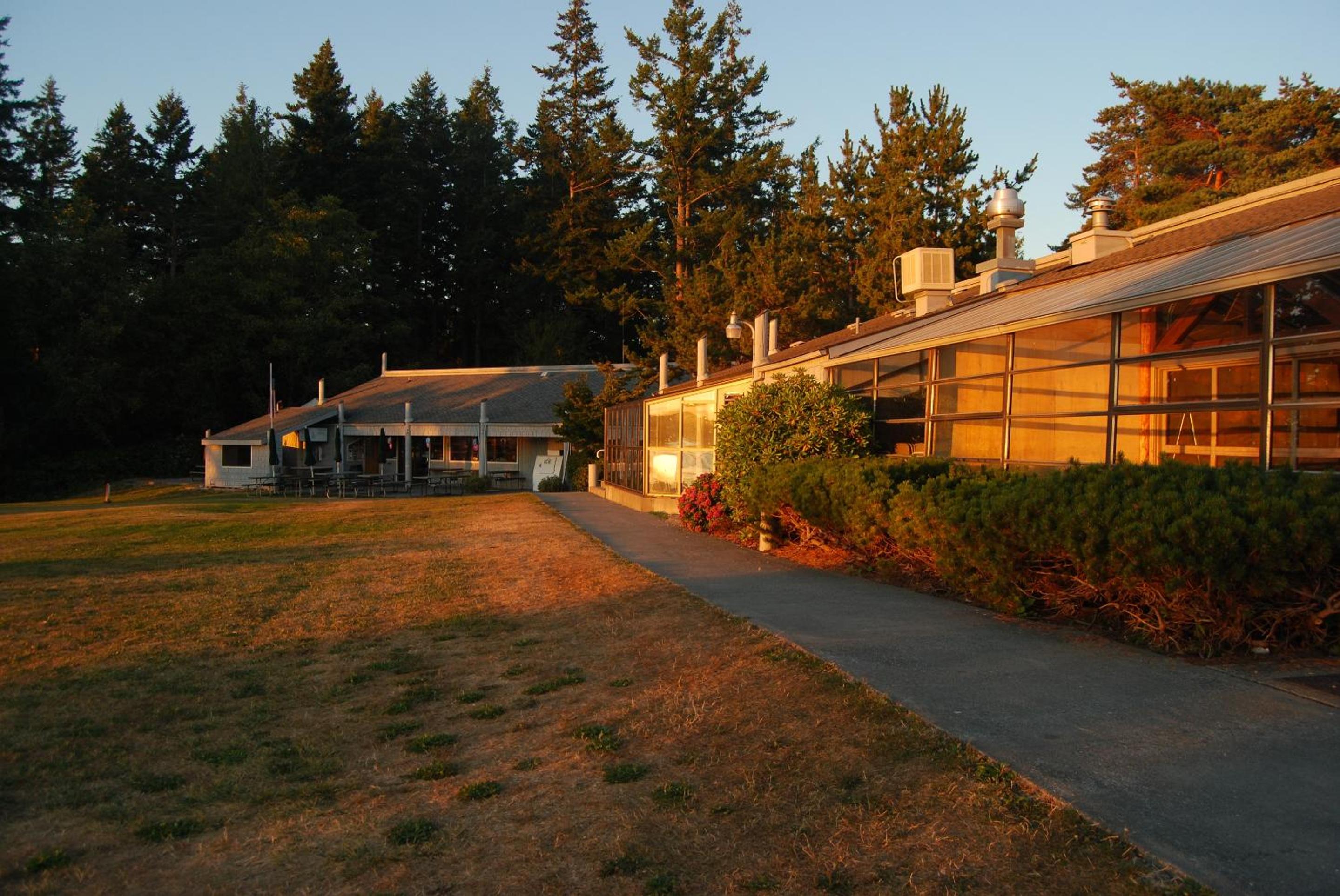 Deluxe Cabin photo 2