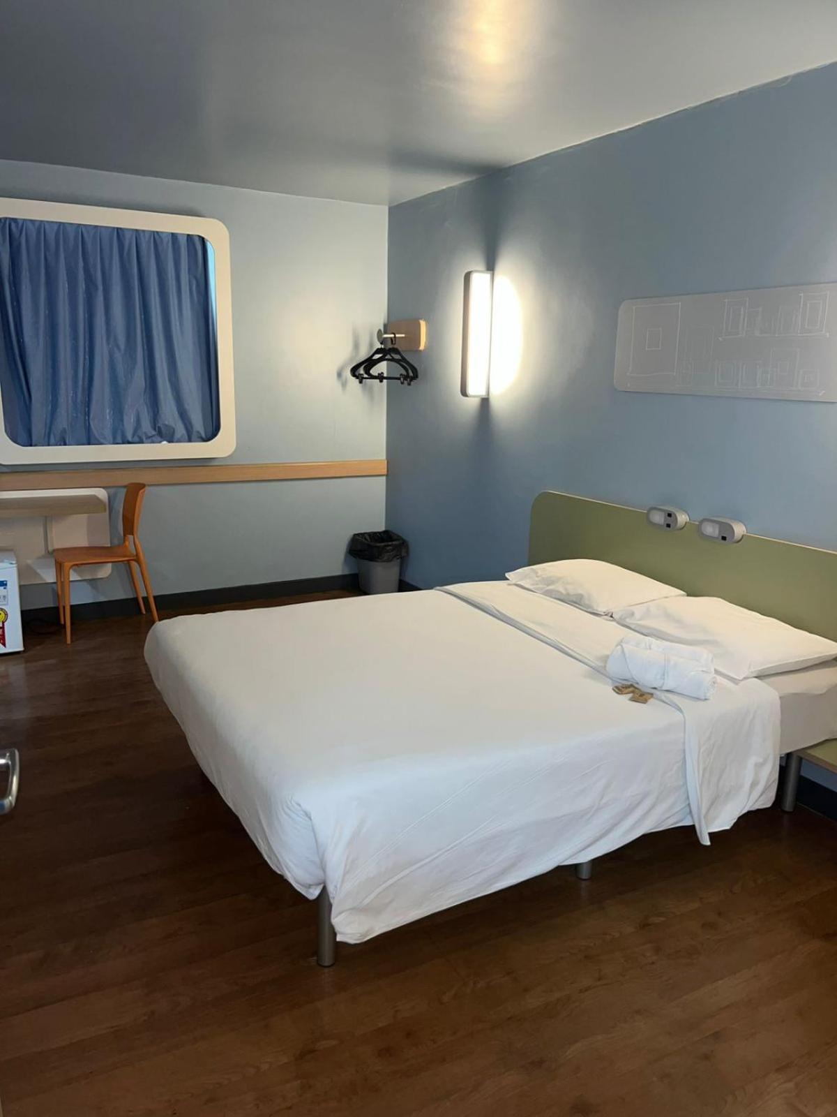 Double Room - Disability Access photo 2