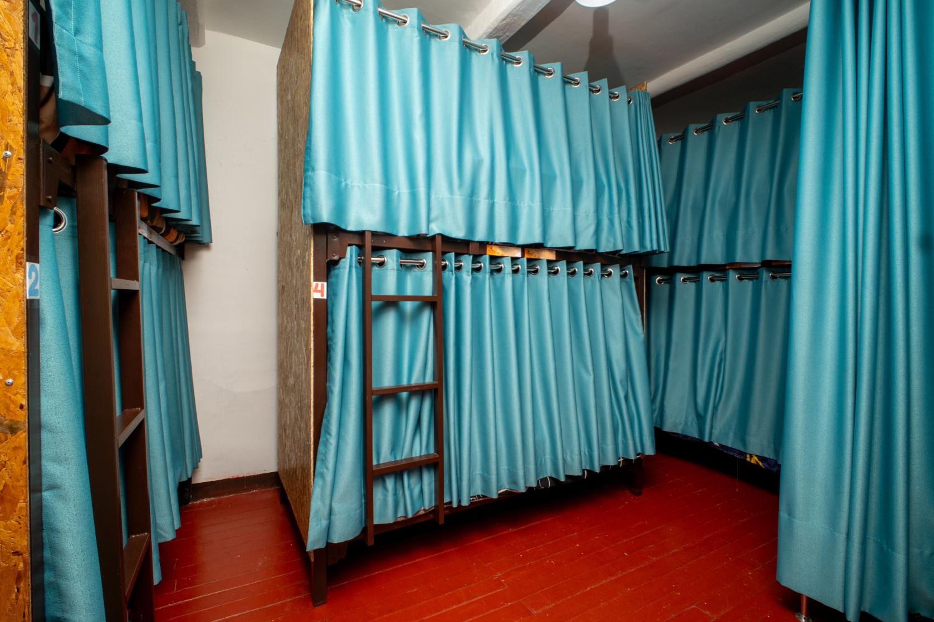 Female Dormitory Room photo 2