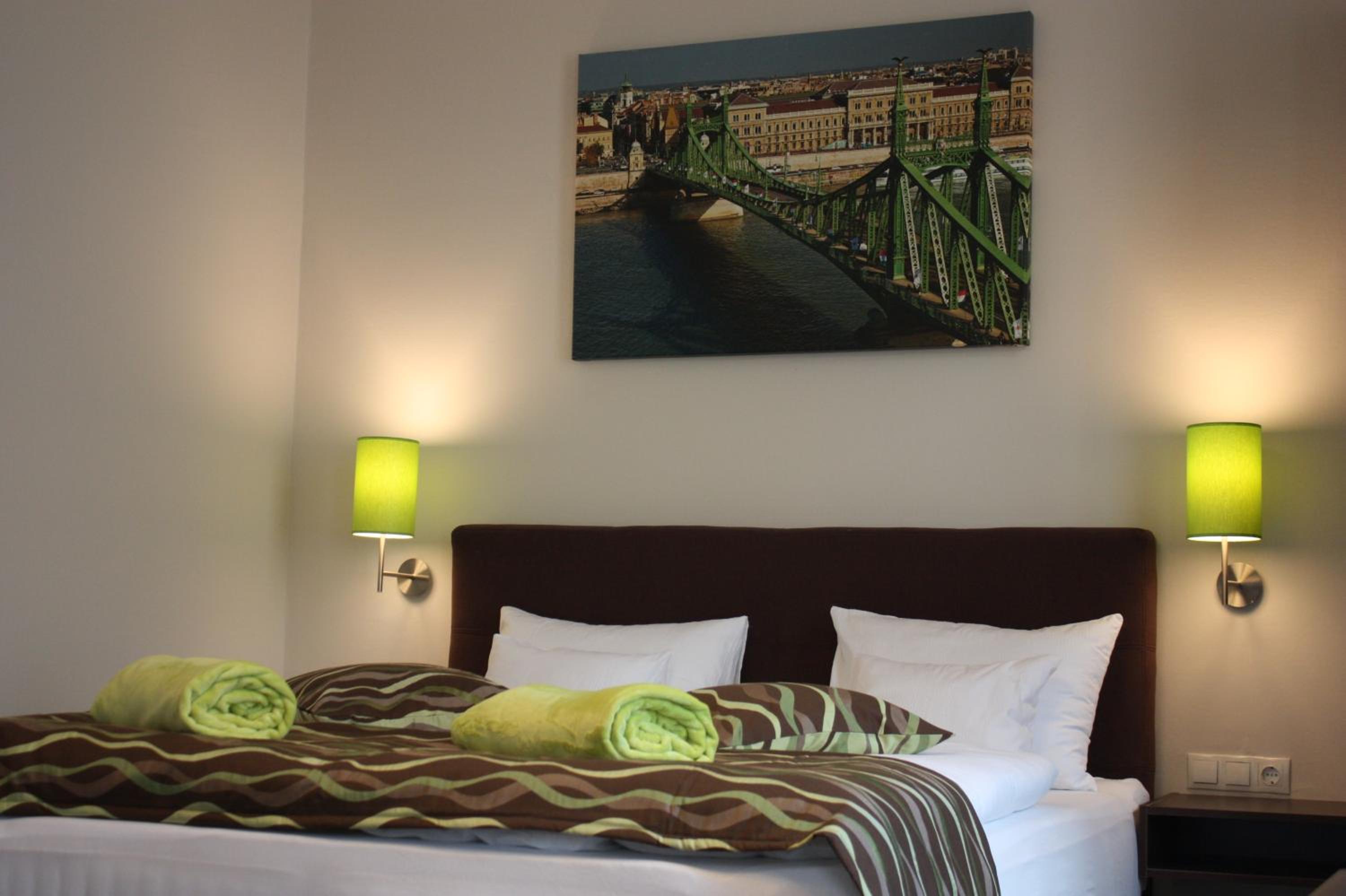 Studio Apartment - Photo 6