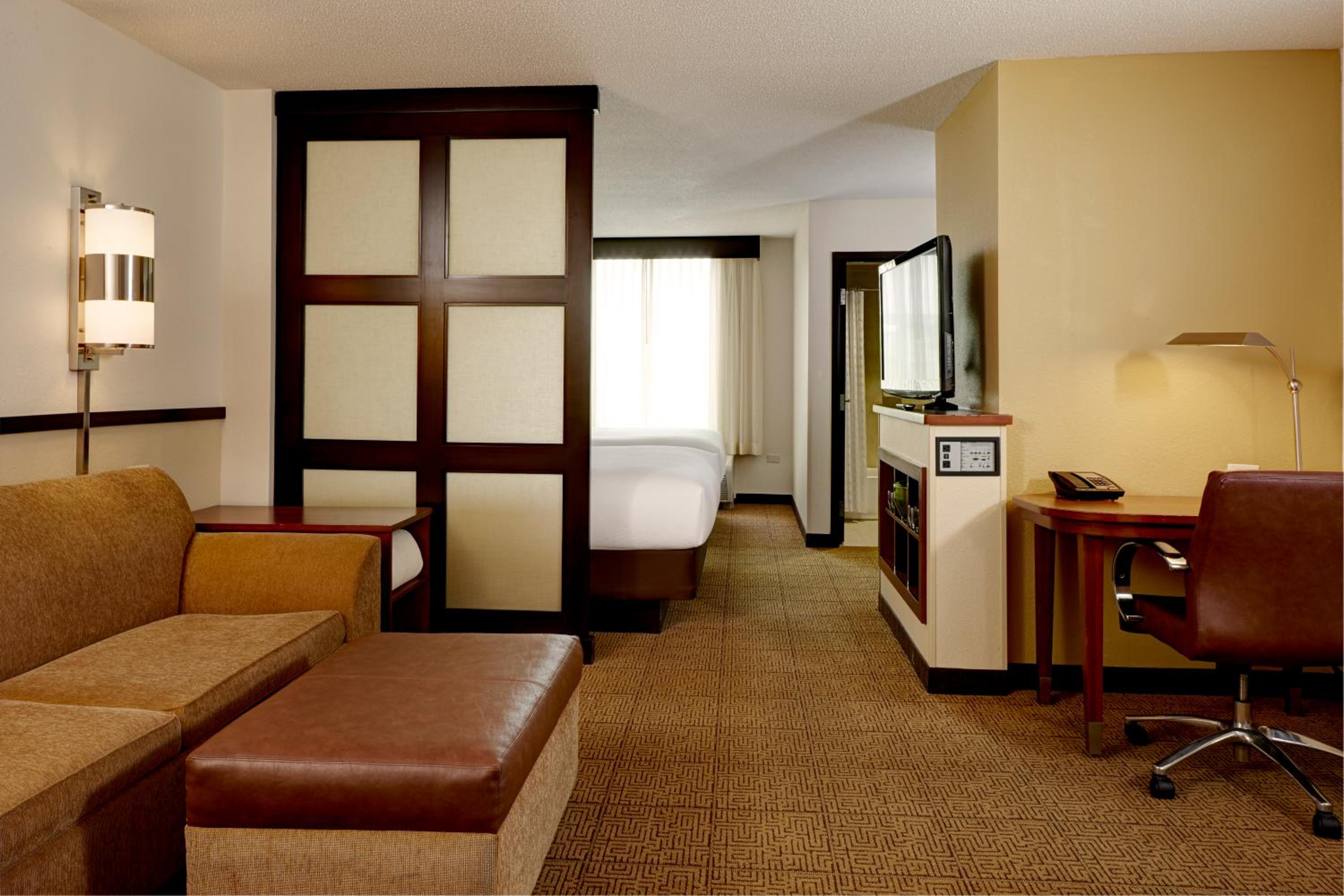 Double Room with Two Double Beds and Sofa Bed - Photo 2