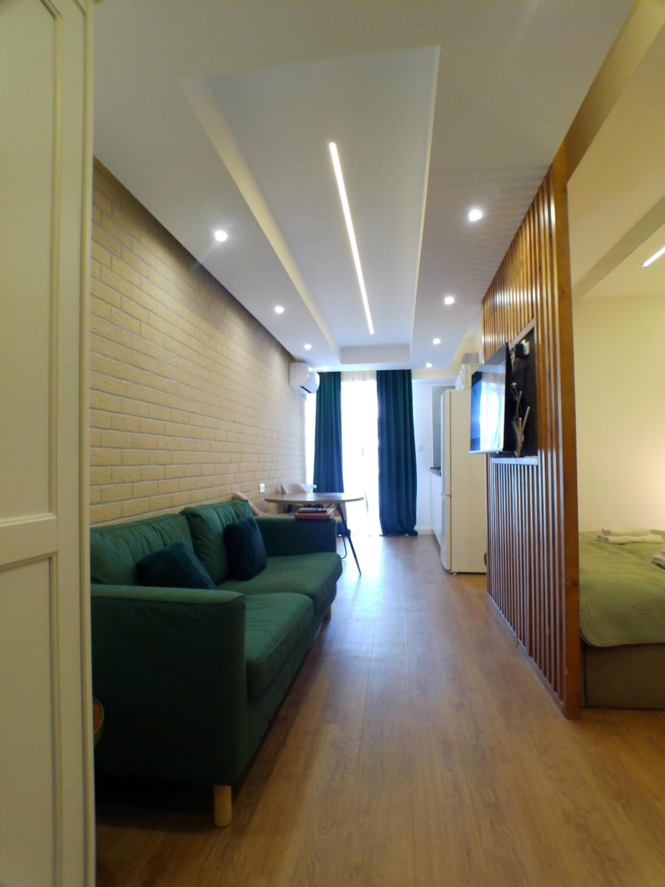 Queen Studio