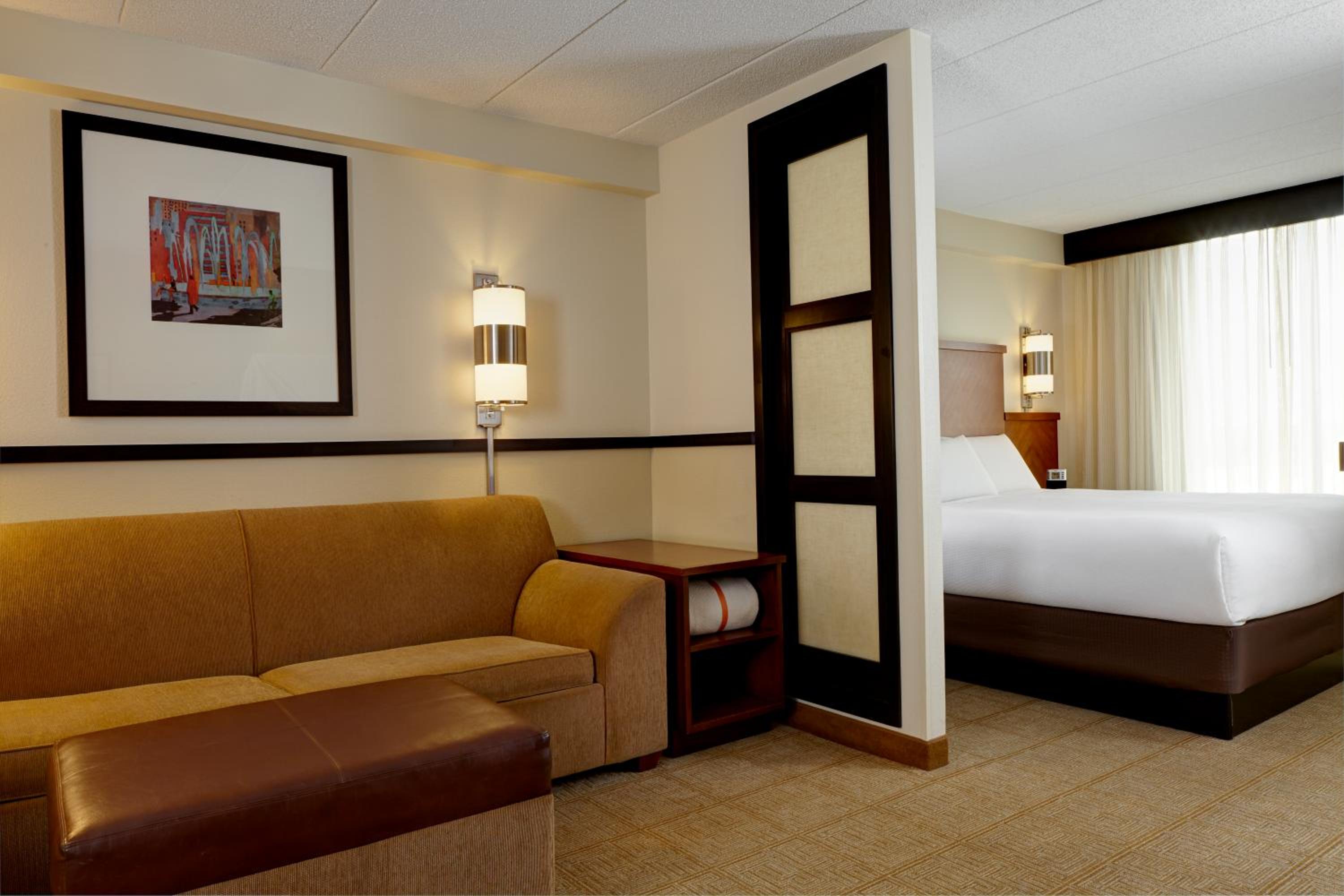 King Room with Sofa Bed - High Floor - Photo 3
