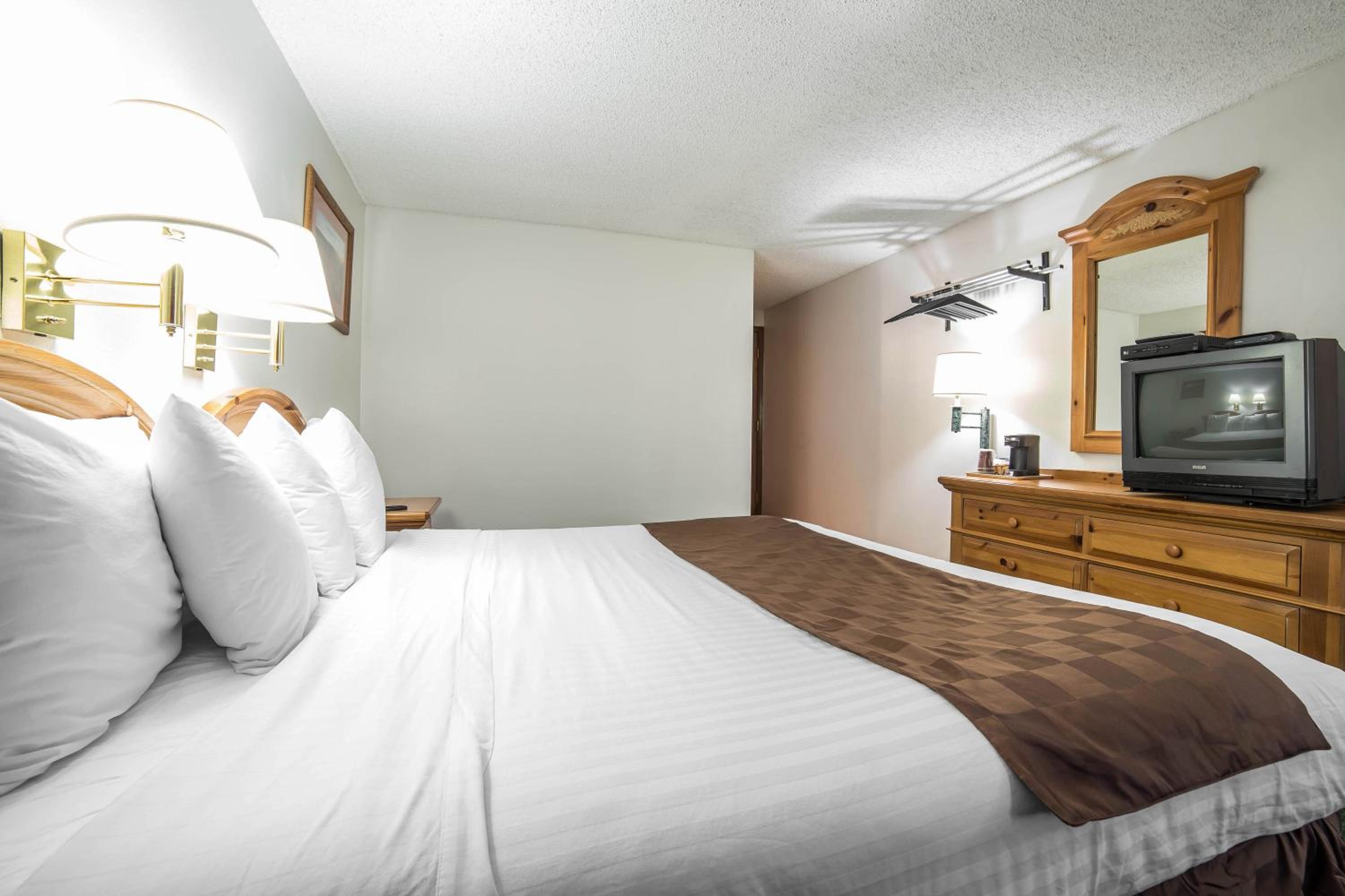 King Room - Non-Smoking photo 3