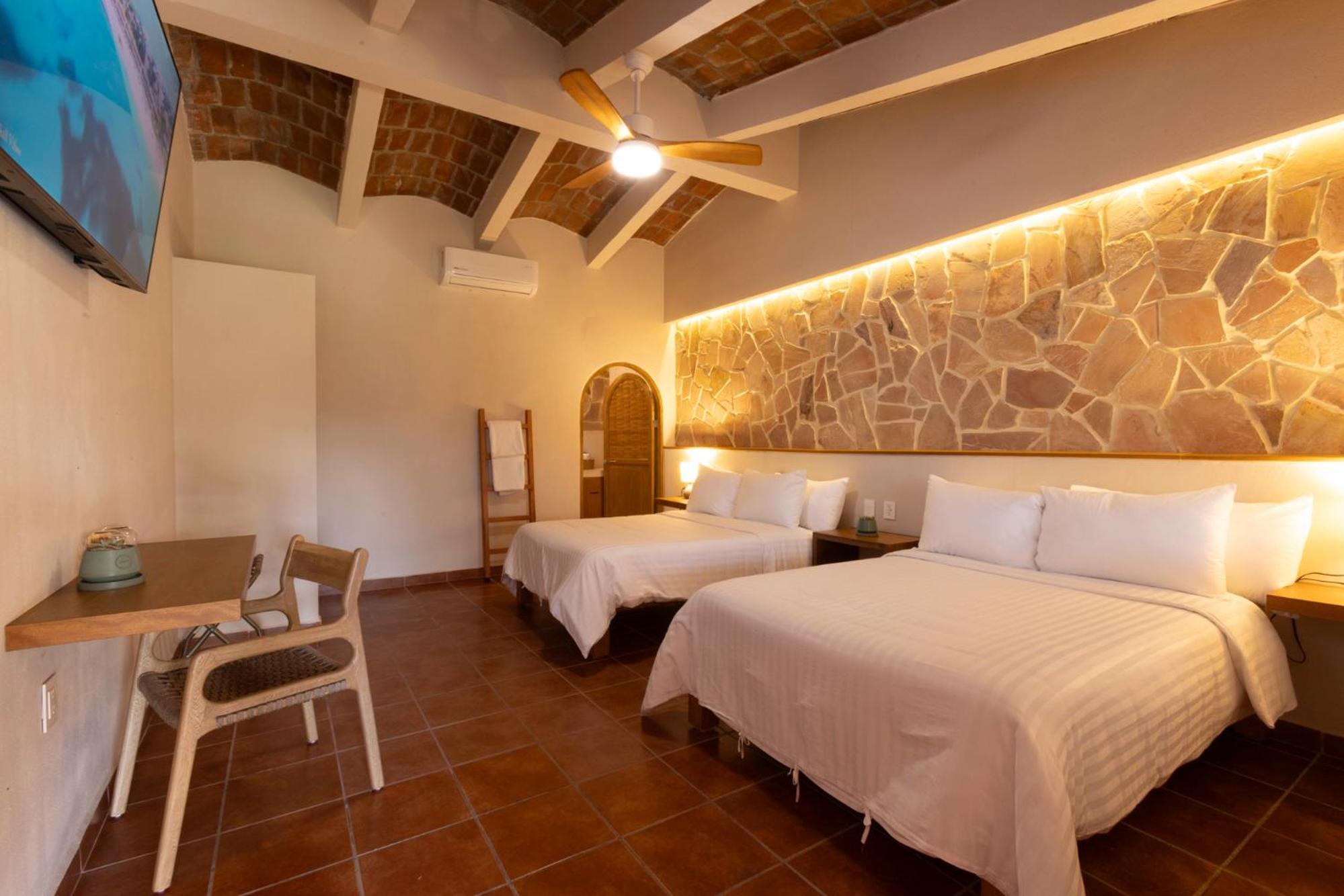 Superior Deluxe Double or Twin Room 