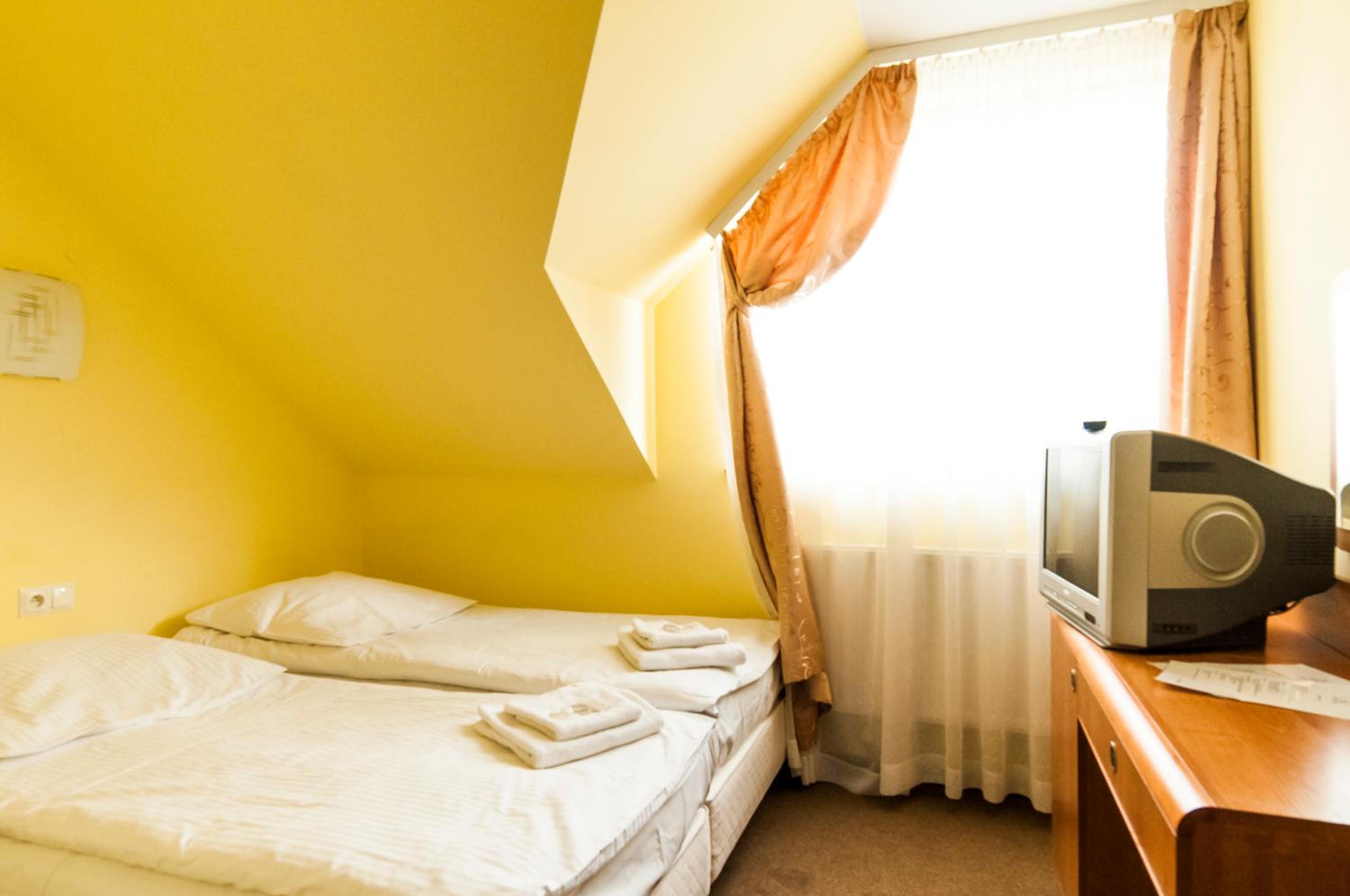 Double Room - Photo 3