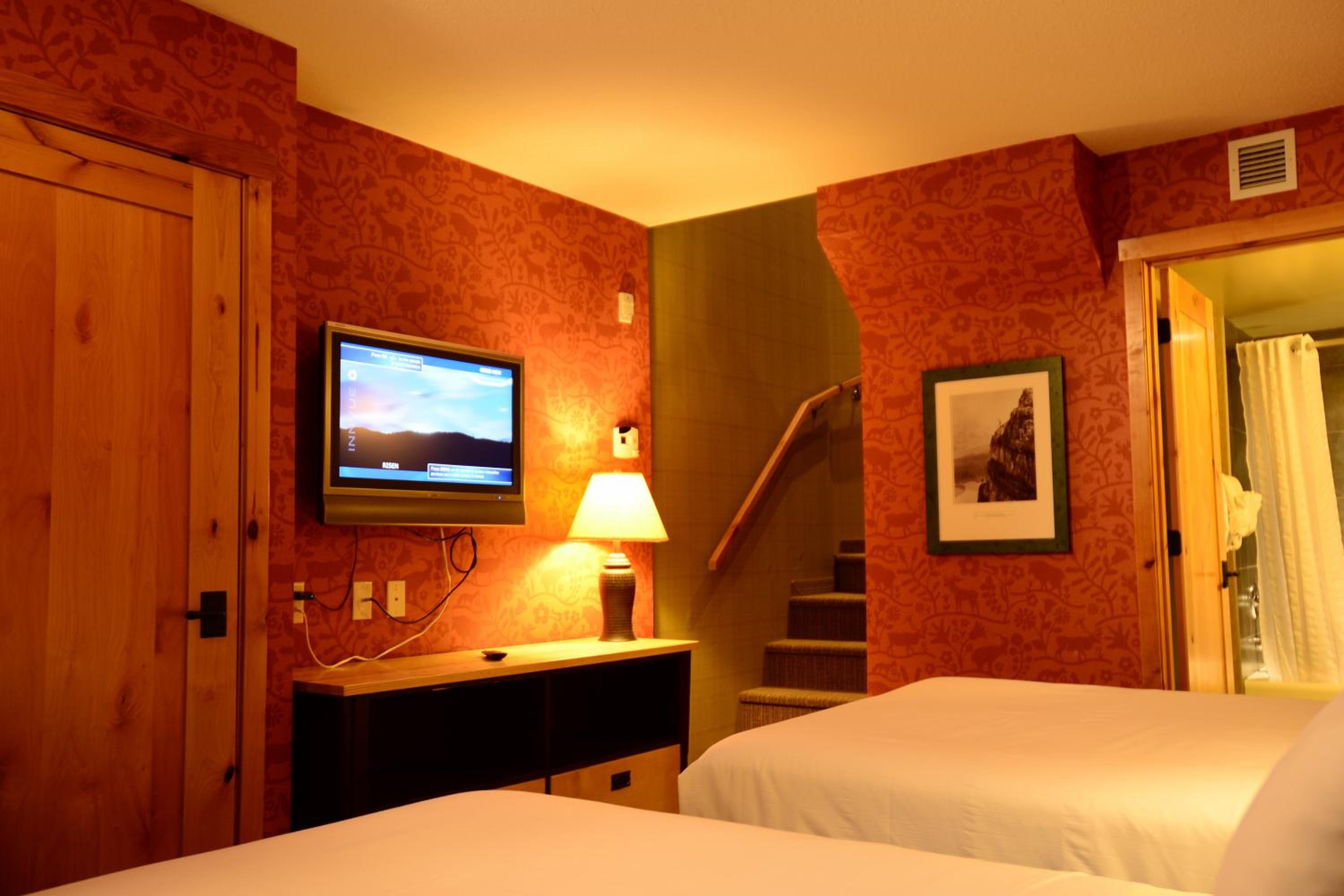 One-Bedroom Suite with Two Doubles - Photo 3