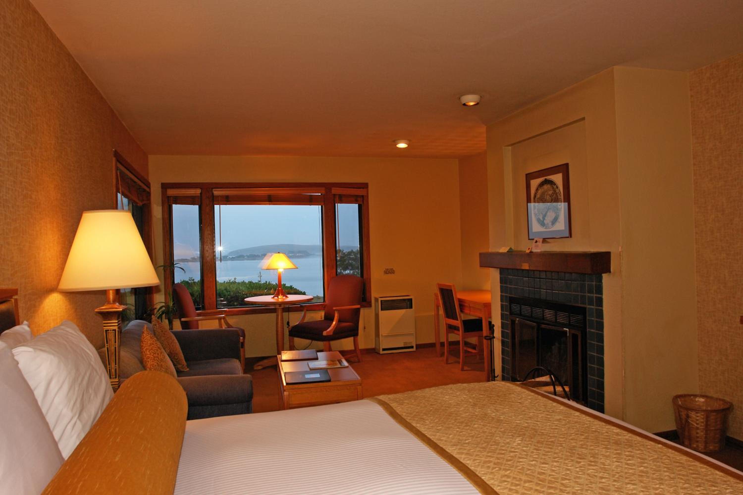 Deluxe King Room photo 1