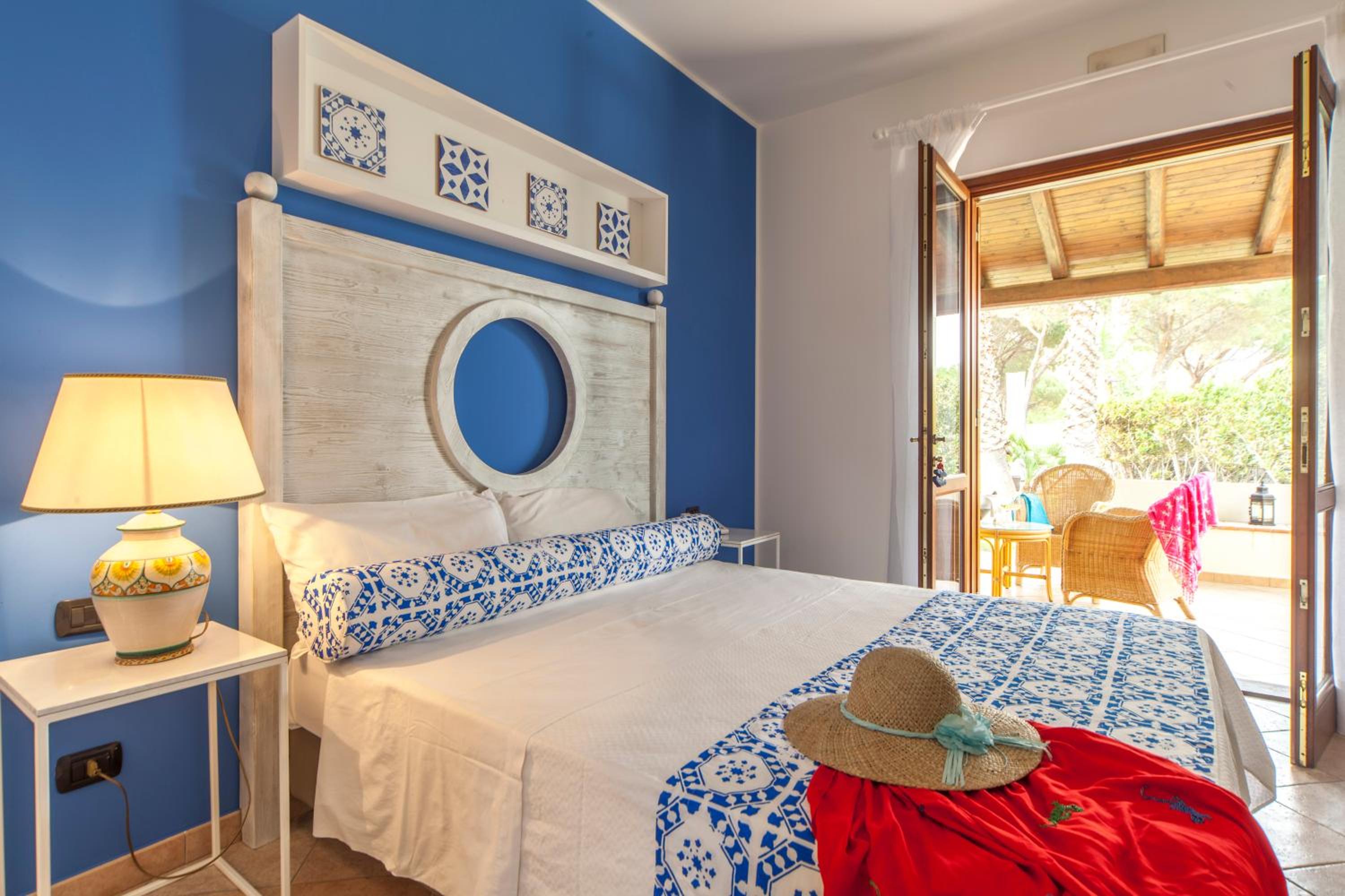 Superior Double or Twin Room with Pool Access - Photo 7