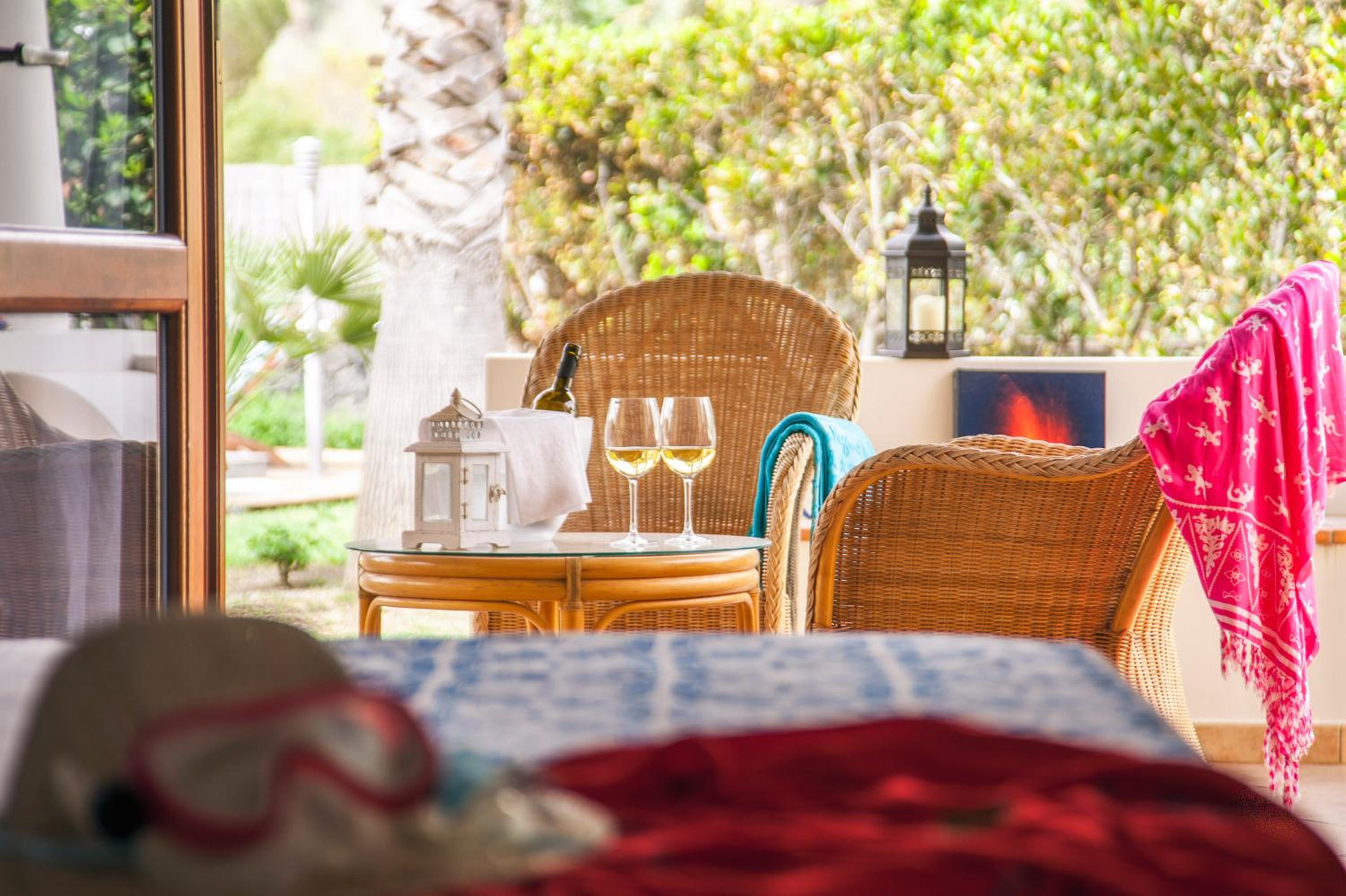 Deluxe Double Room with Private Garden - Photo 3