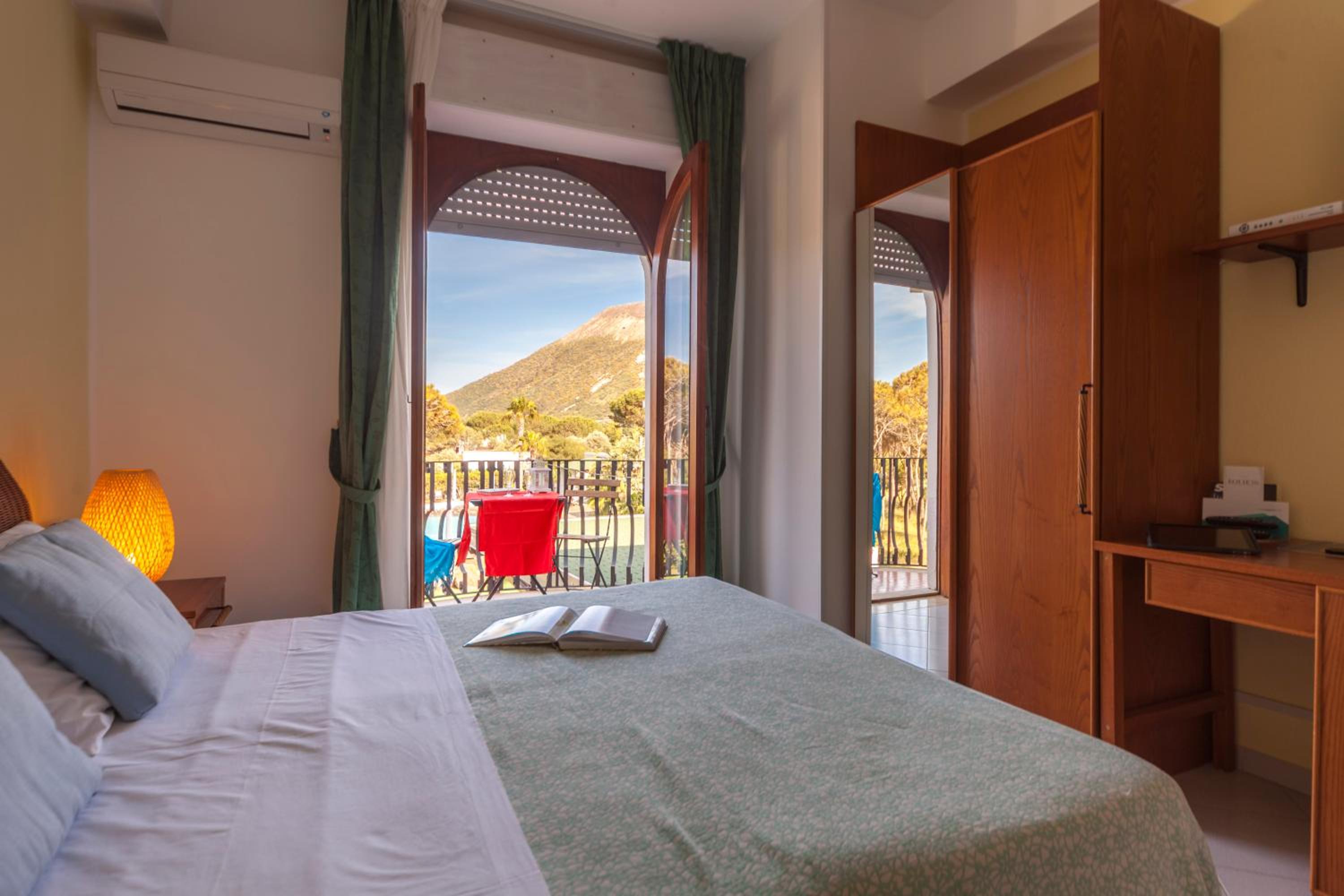 Premium Double or Twin Room with Vulcan View - Photo 6