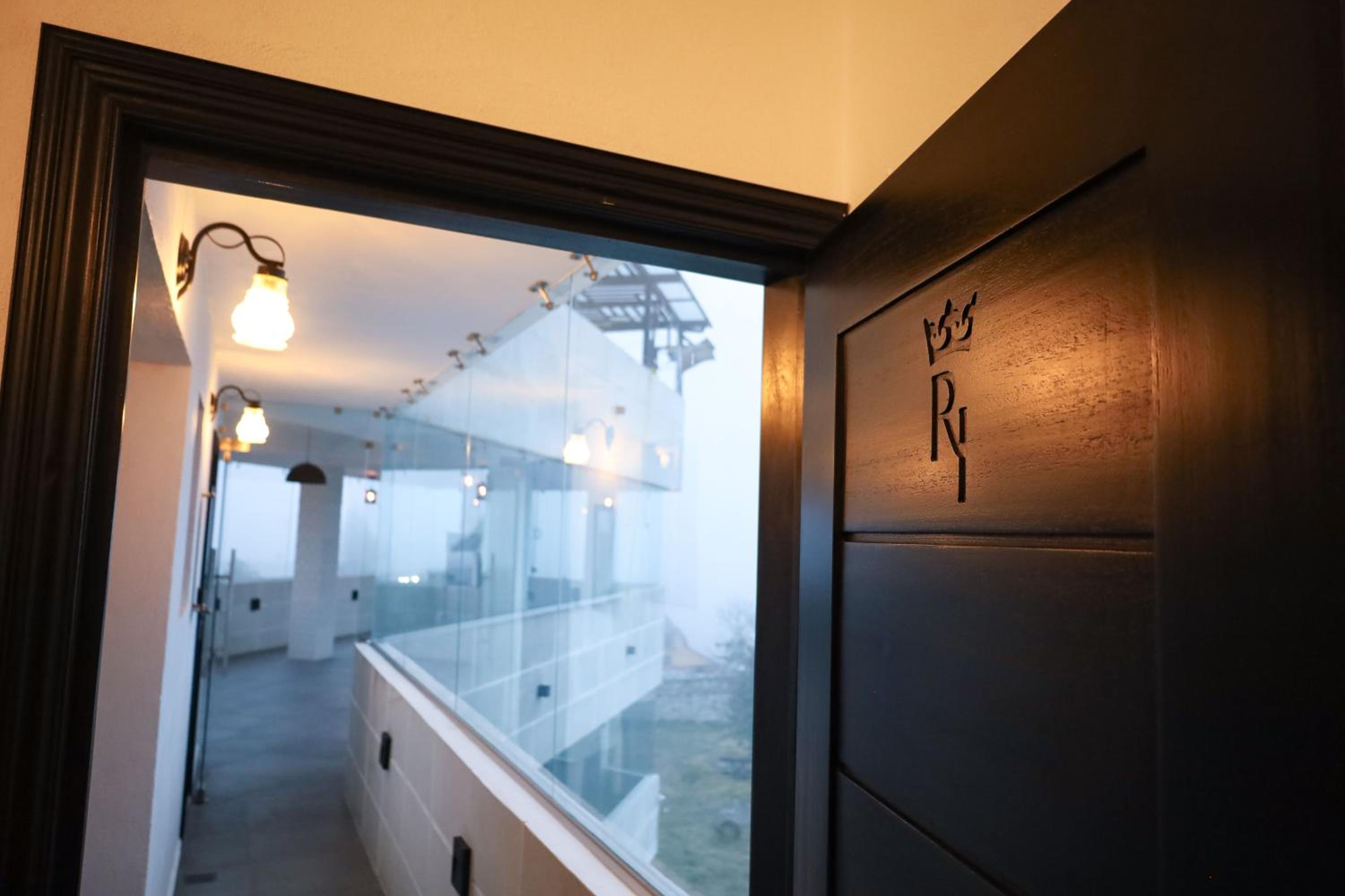 Deluxe Family Suite
