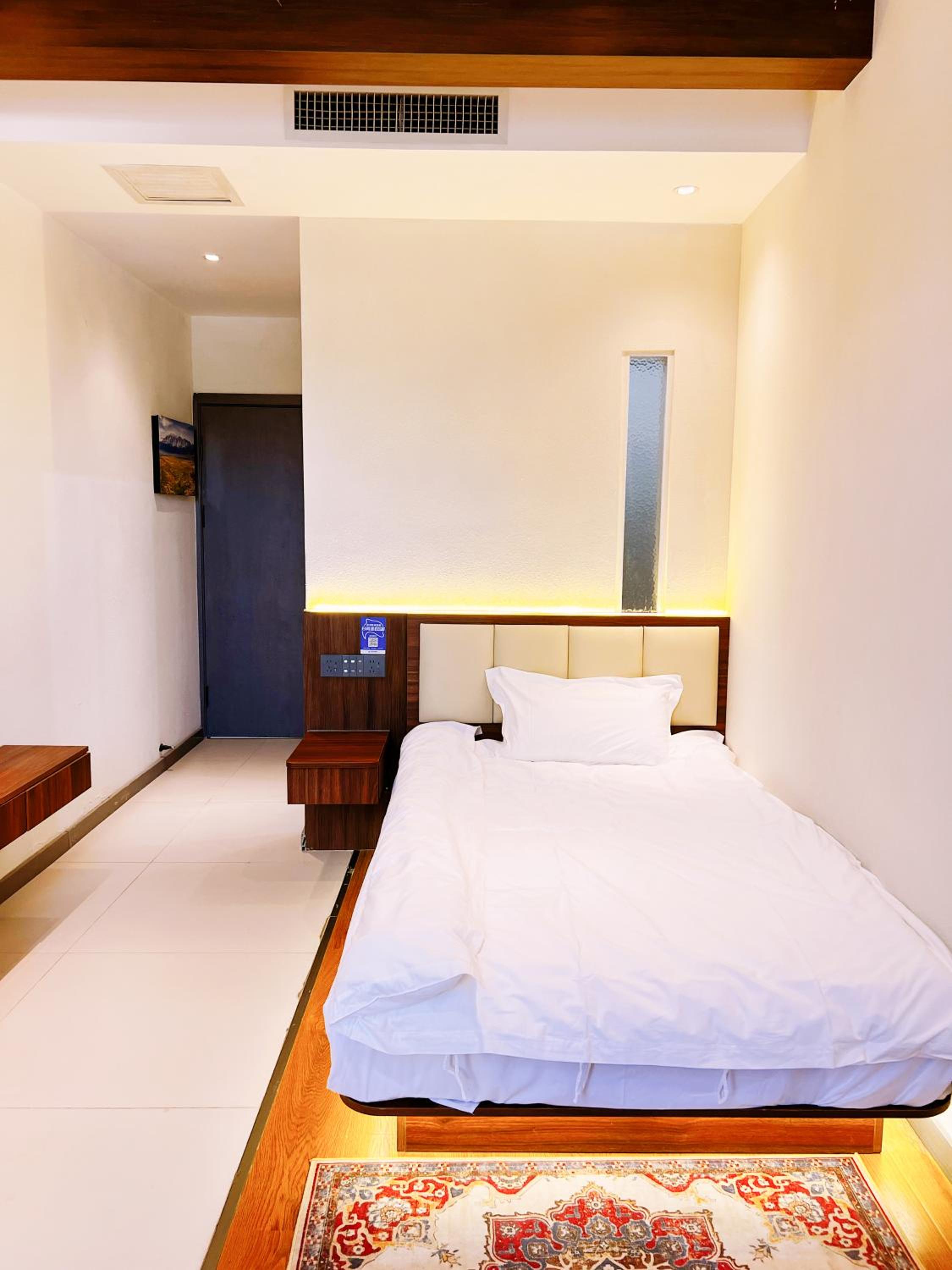 Single Room with Shower photo 3