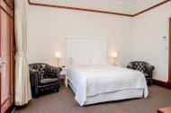 Executive Queen Room with Balcony photo 2