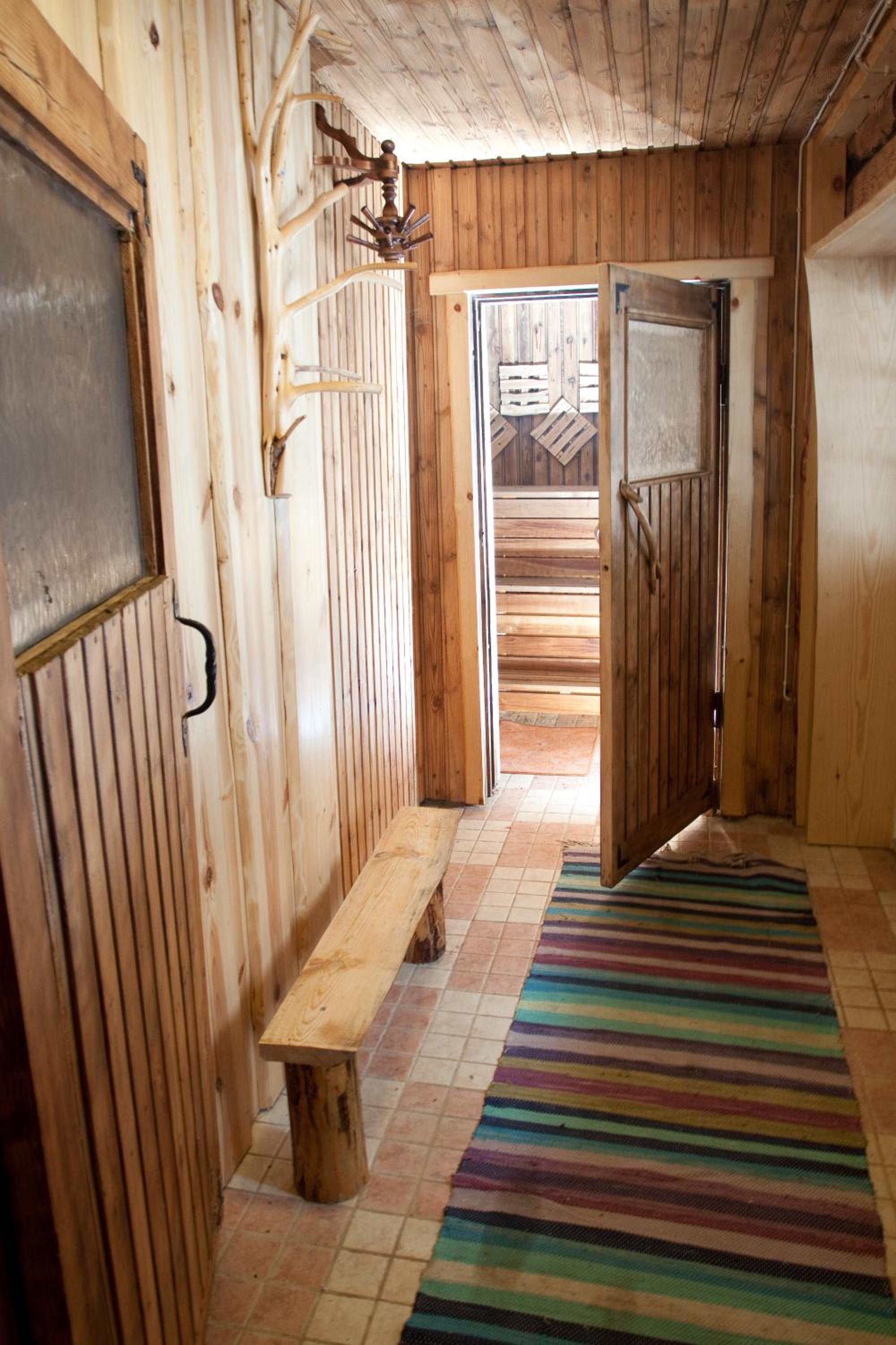 Three-Bedroom Apartment with Sauna - Photo 15