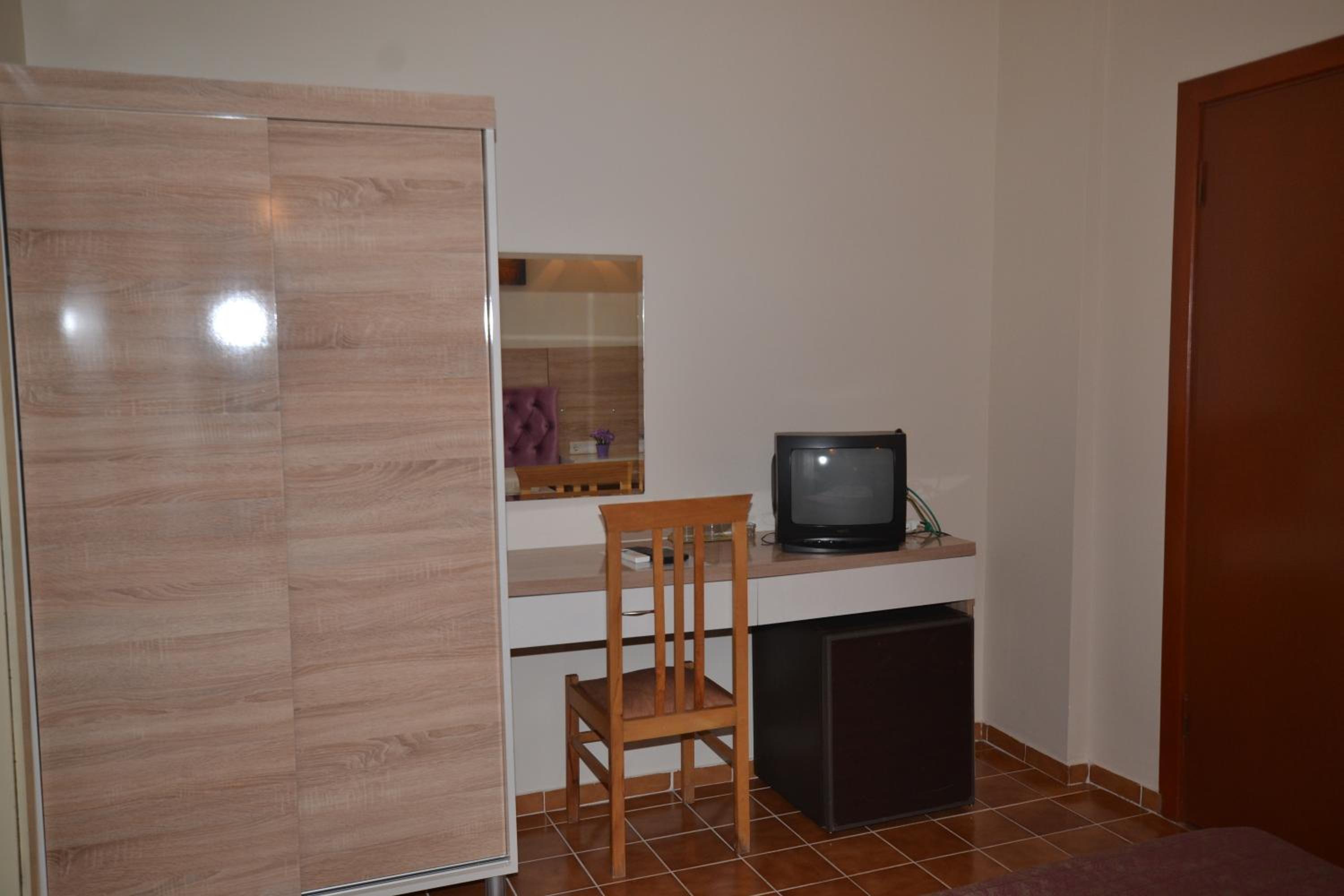 Single Room photo 2