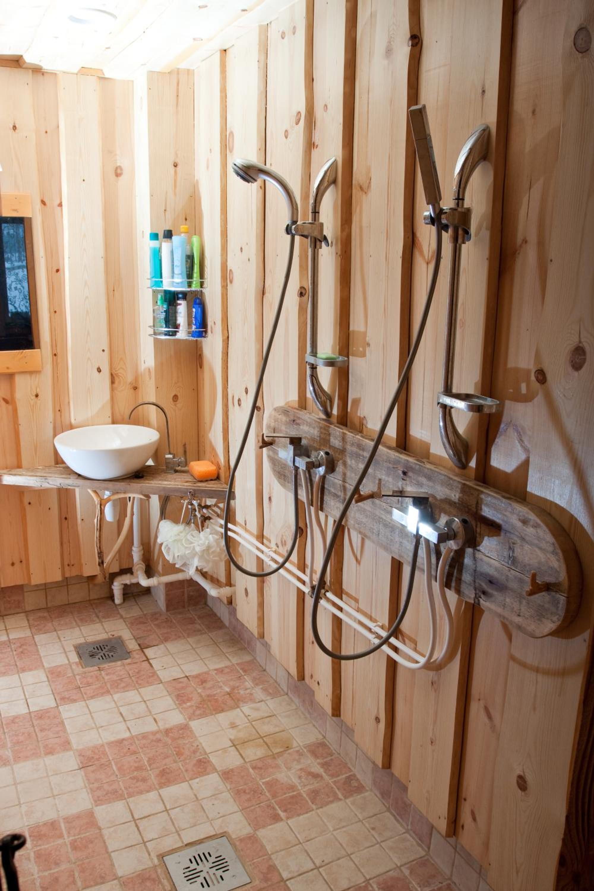 Three-Bedroom Apartment with Sauna - Photo 14