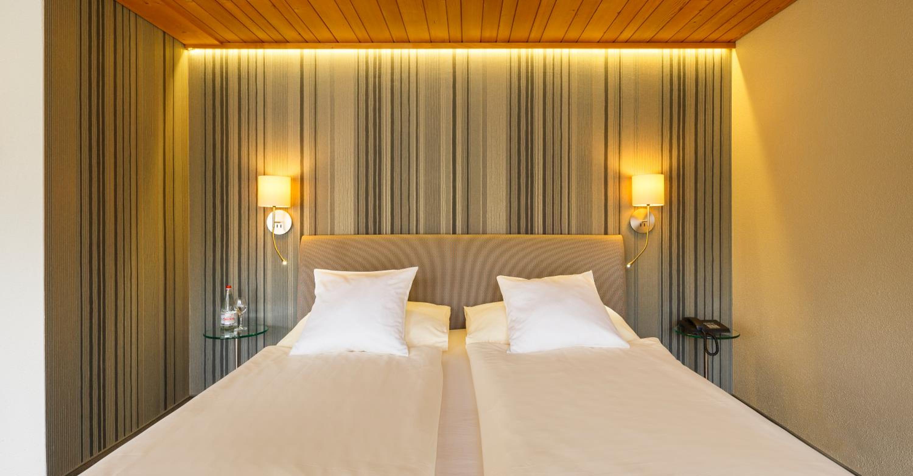 Large Double Room - Photo 6