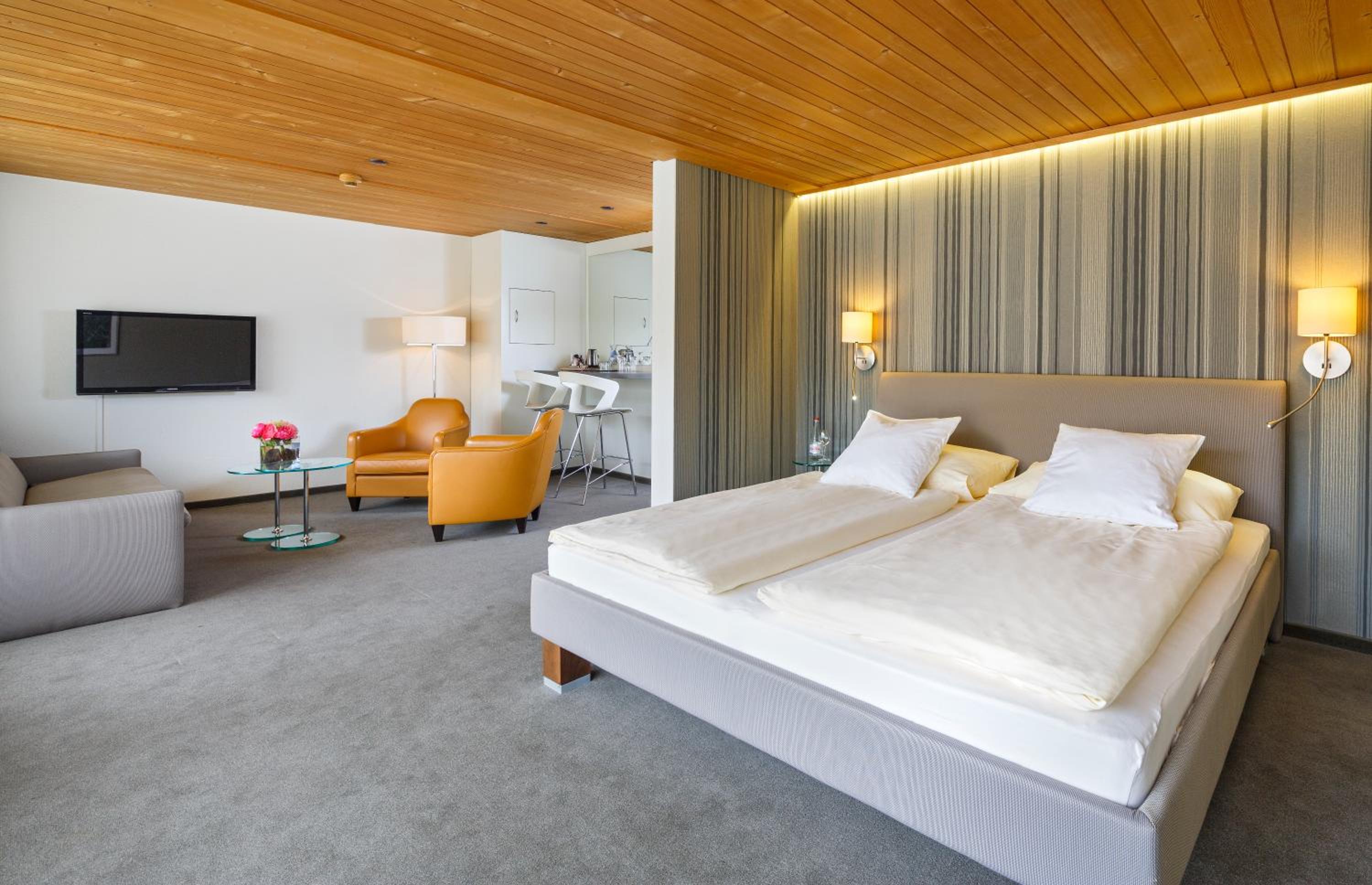 Large Double Room - Photo 7
