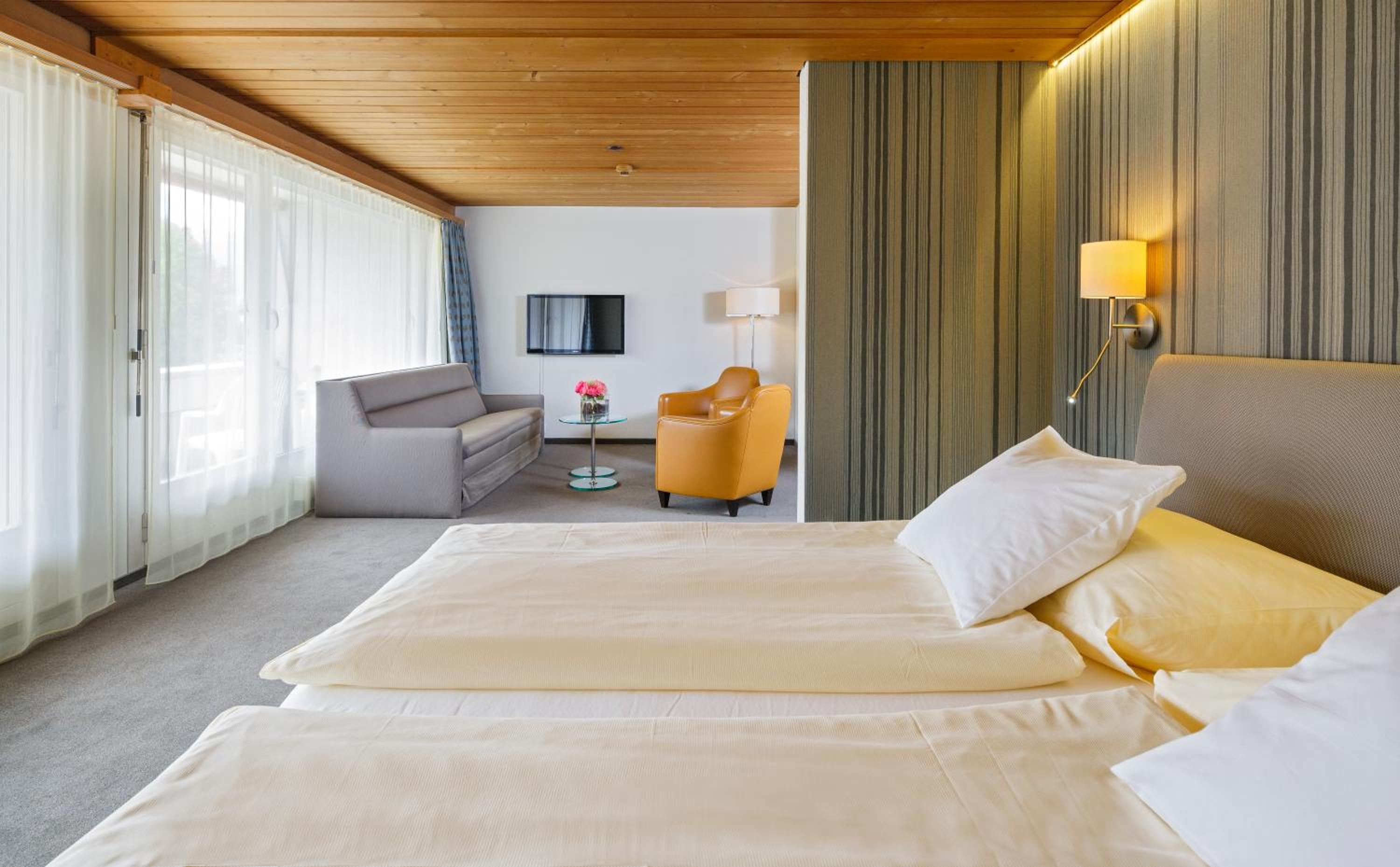 Large Double Room - Photo 4