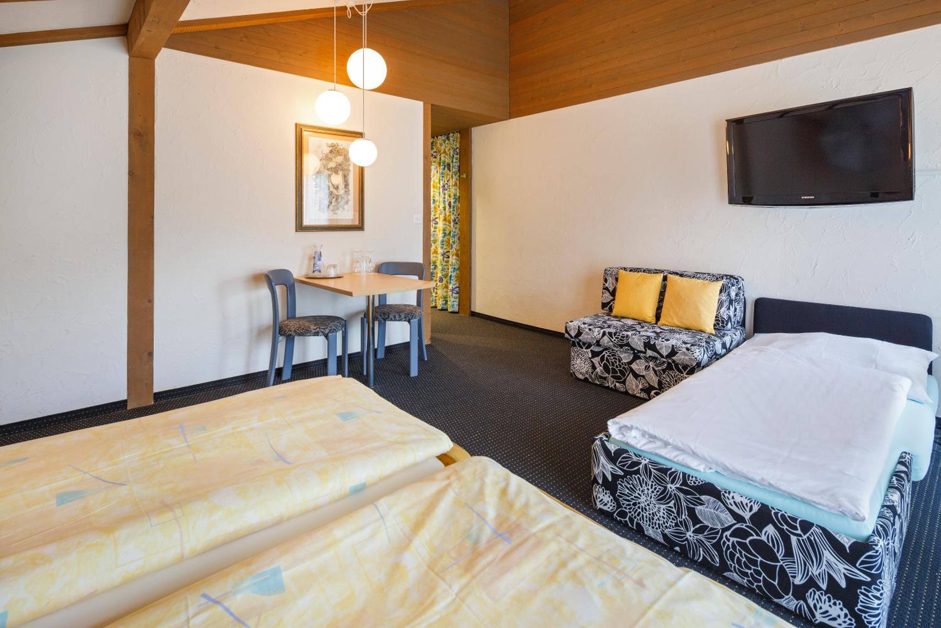 Standard Quadruple Room - Photo 3