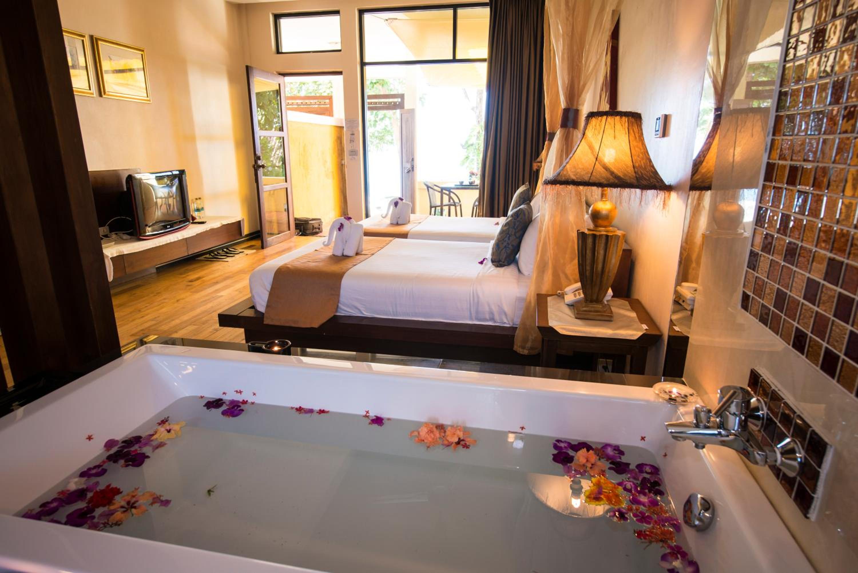 Deluxe Ocean View - Photo 7
