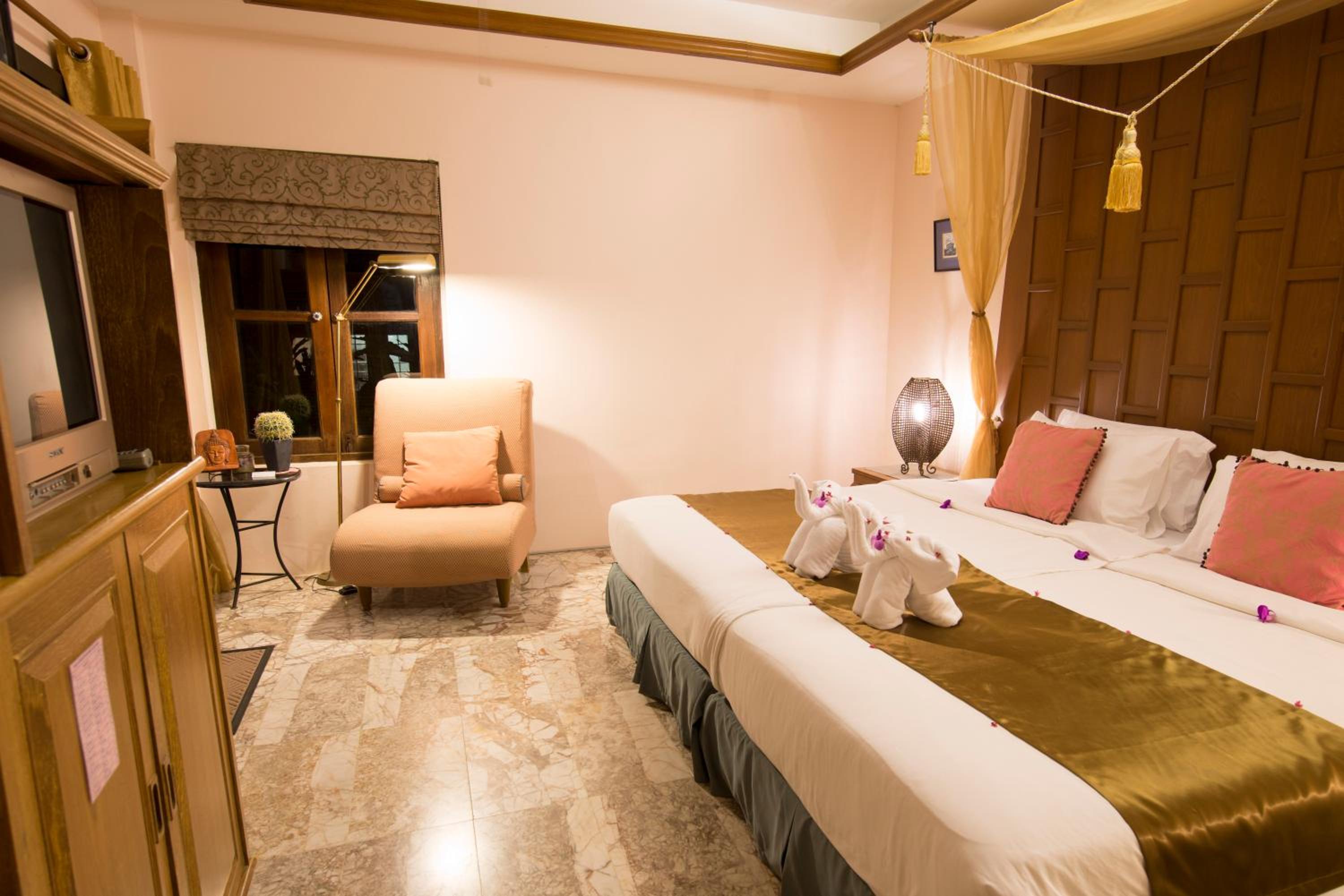 Superior Double or Twin Room with Garden View - Photo 6