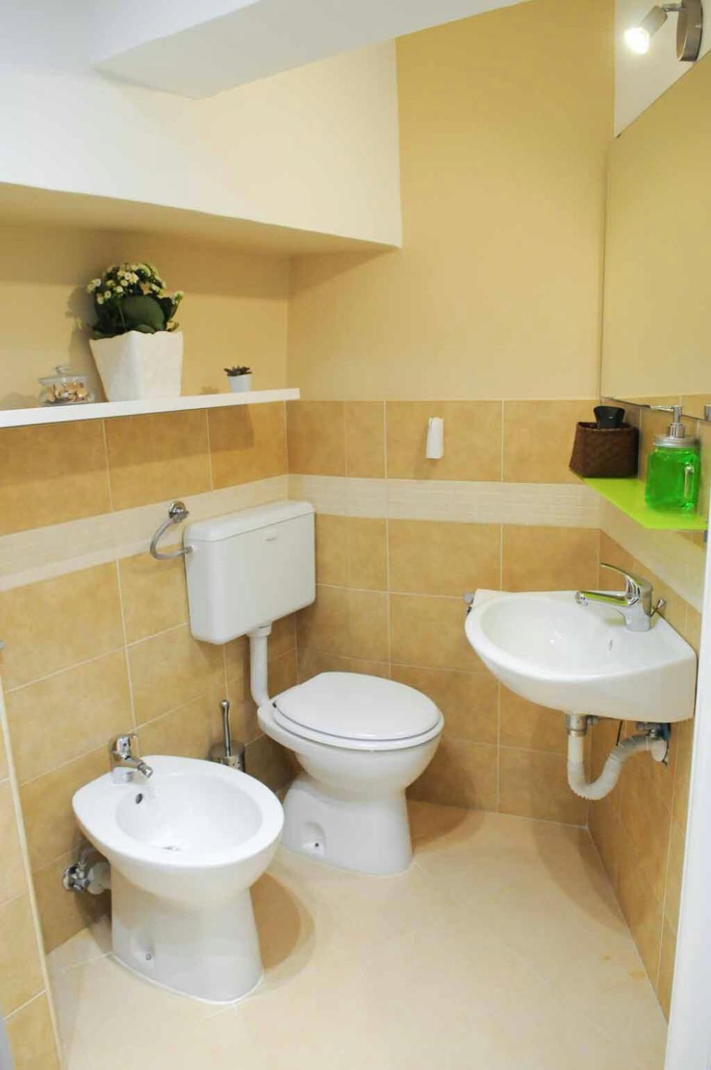 One-Bedroom House - Photo 27