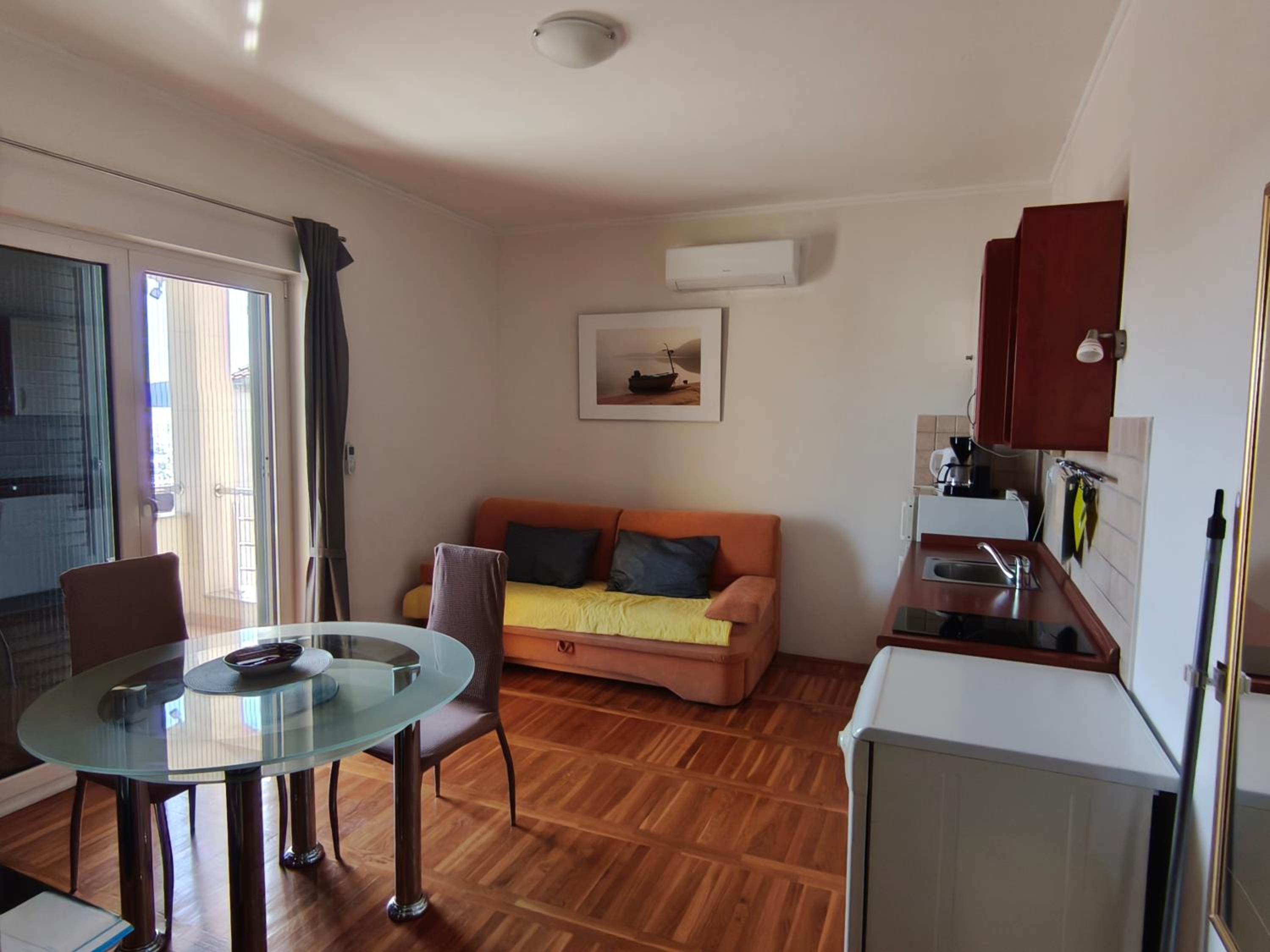 Apartment photo 3