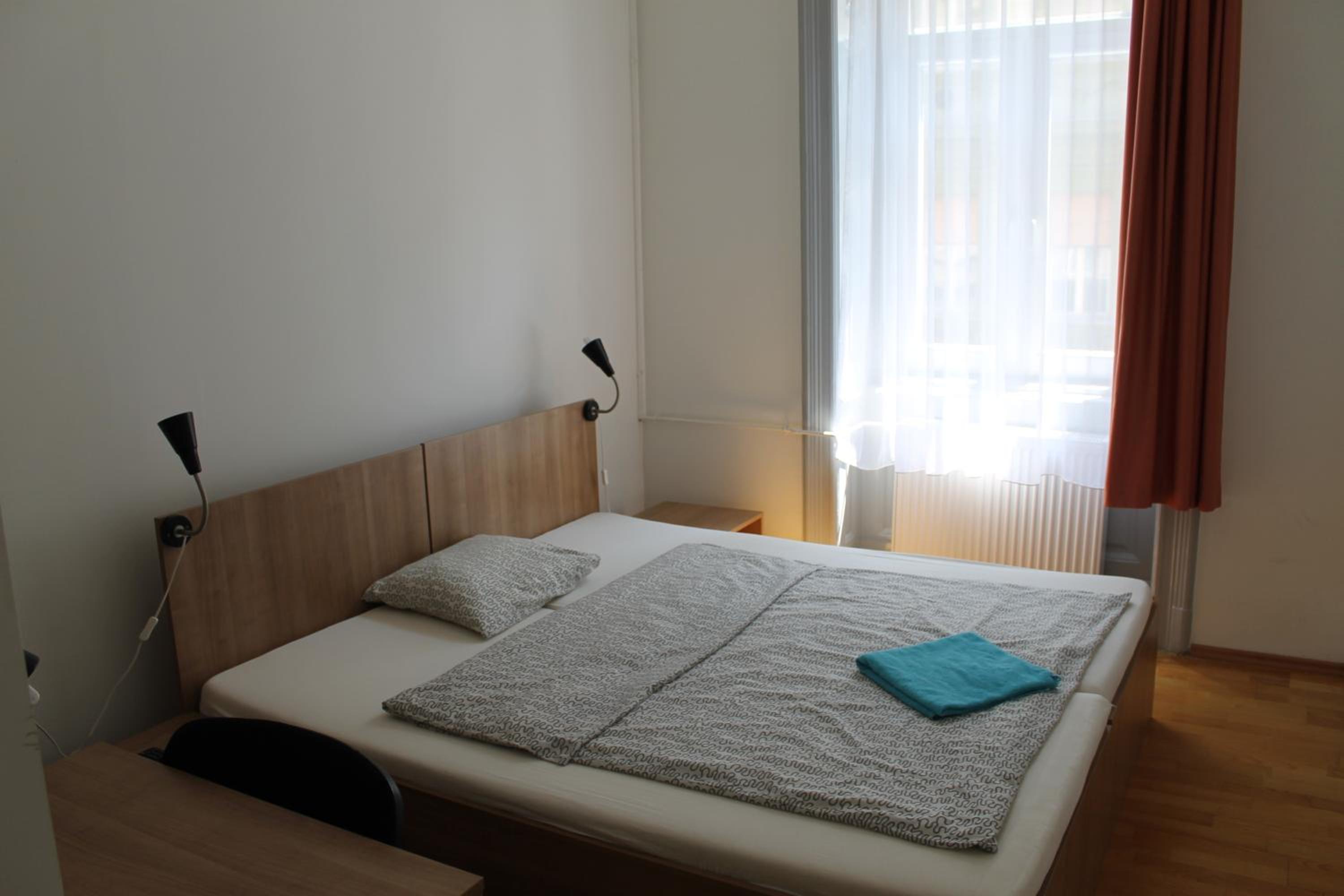 Double or Twin Room - Photo 4