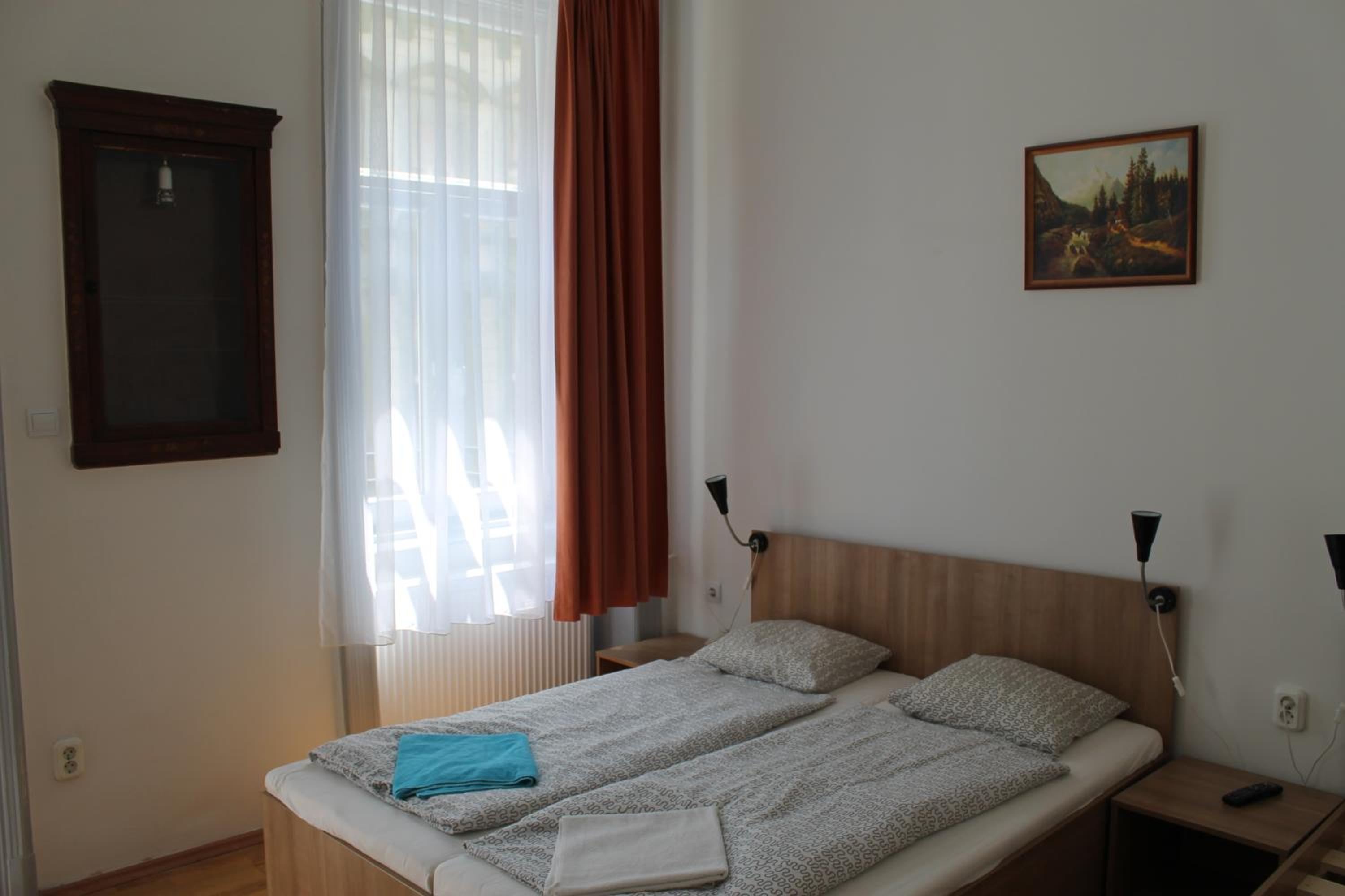 Double or Twin Room - Photo 2