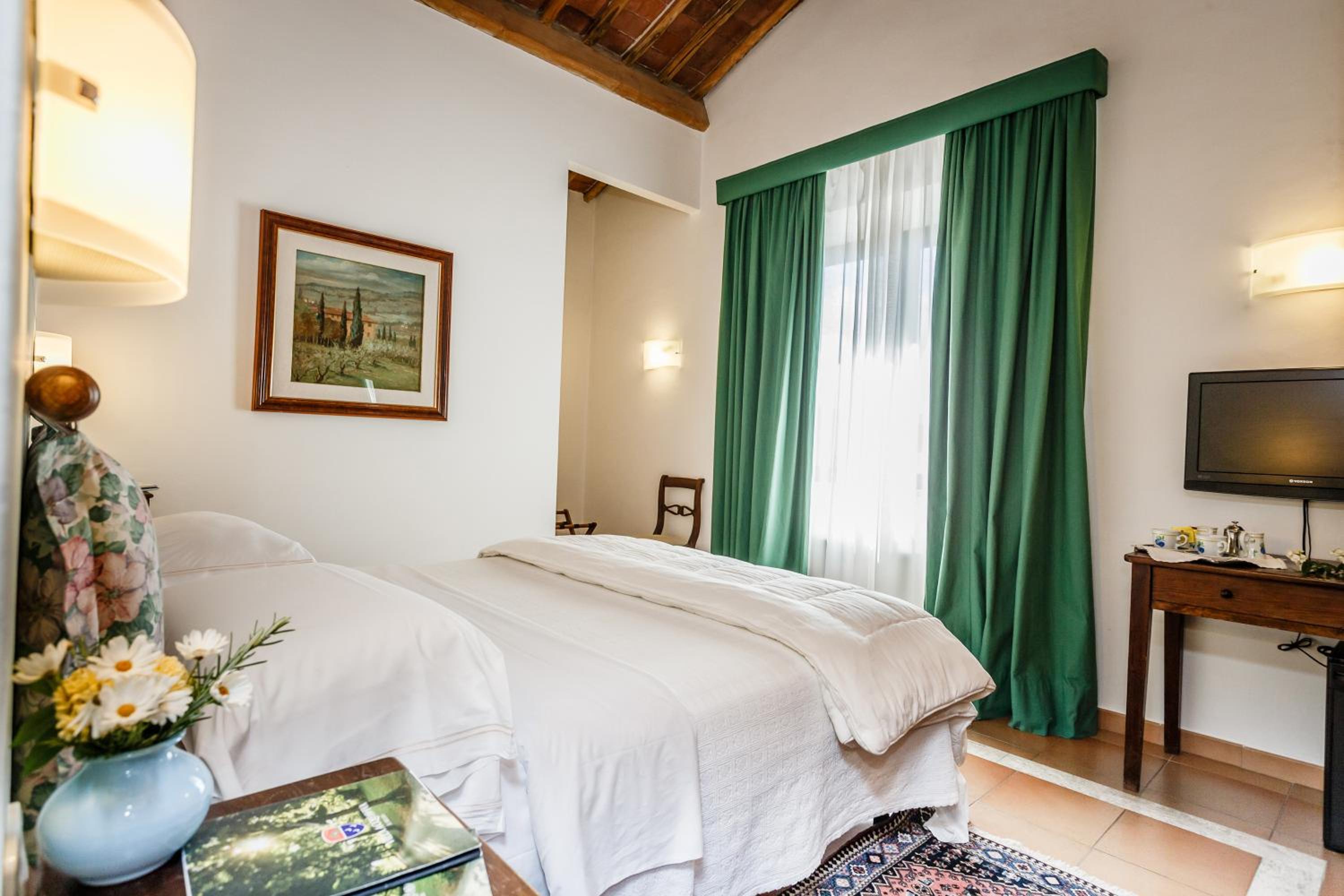 Suite - Photo 2