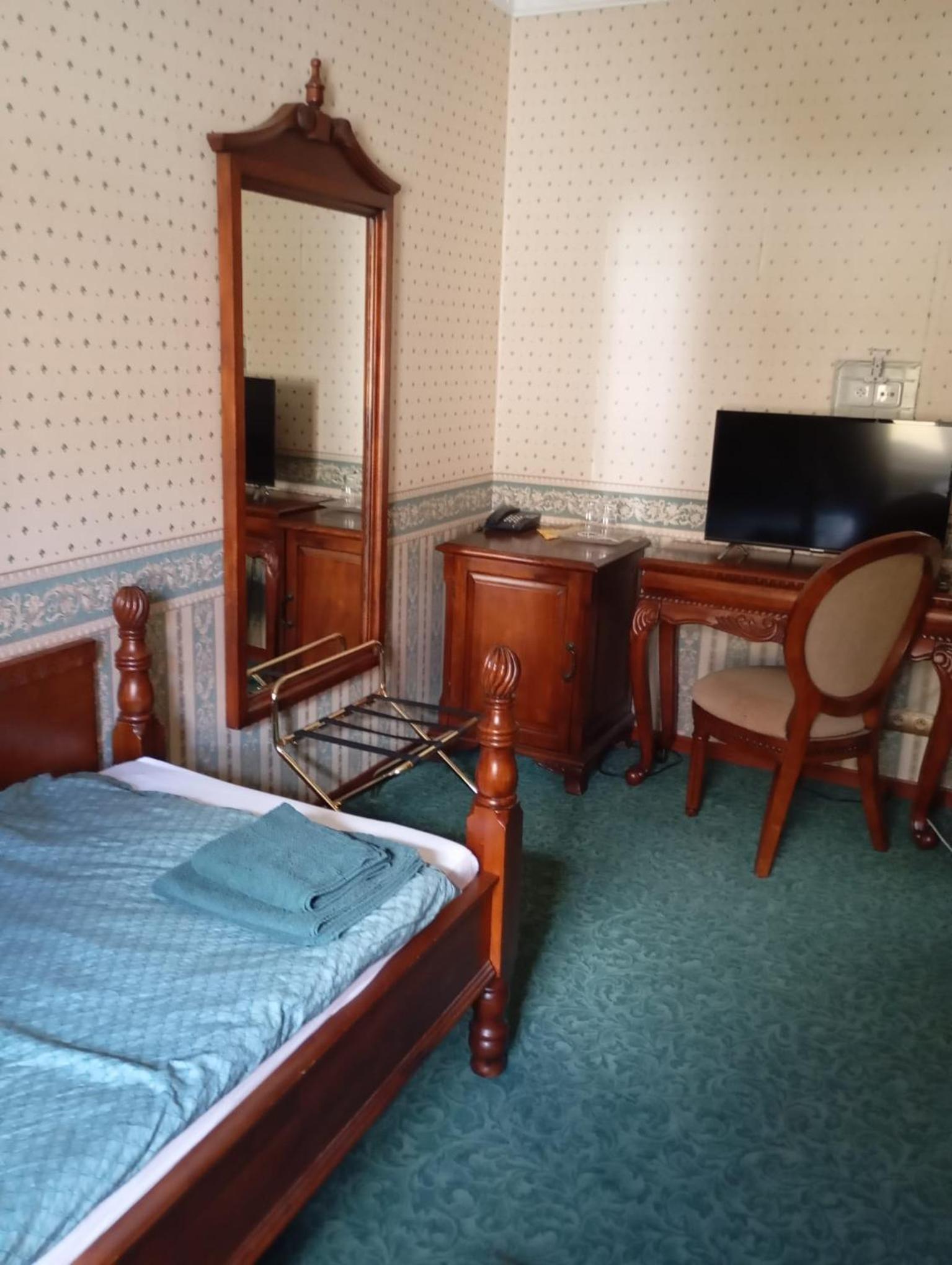 Standard Double or Twin Room photo 3