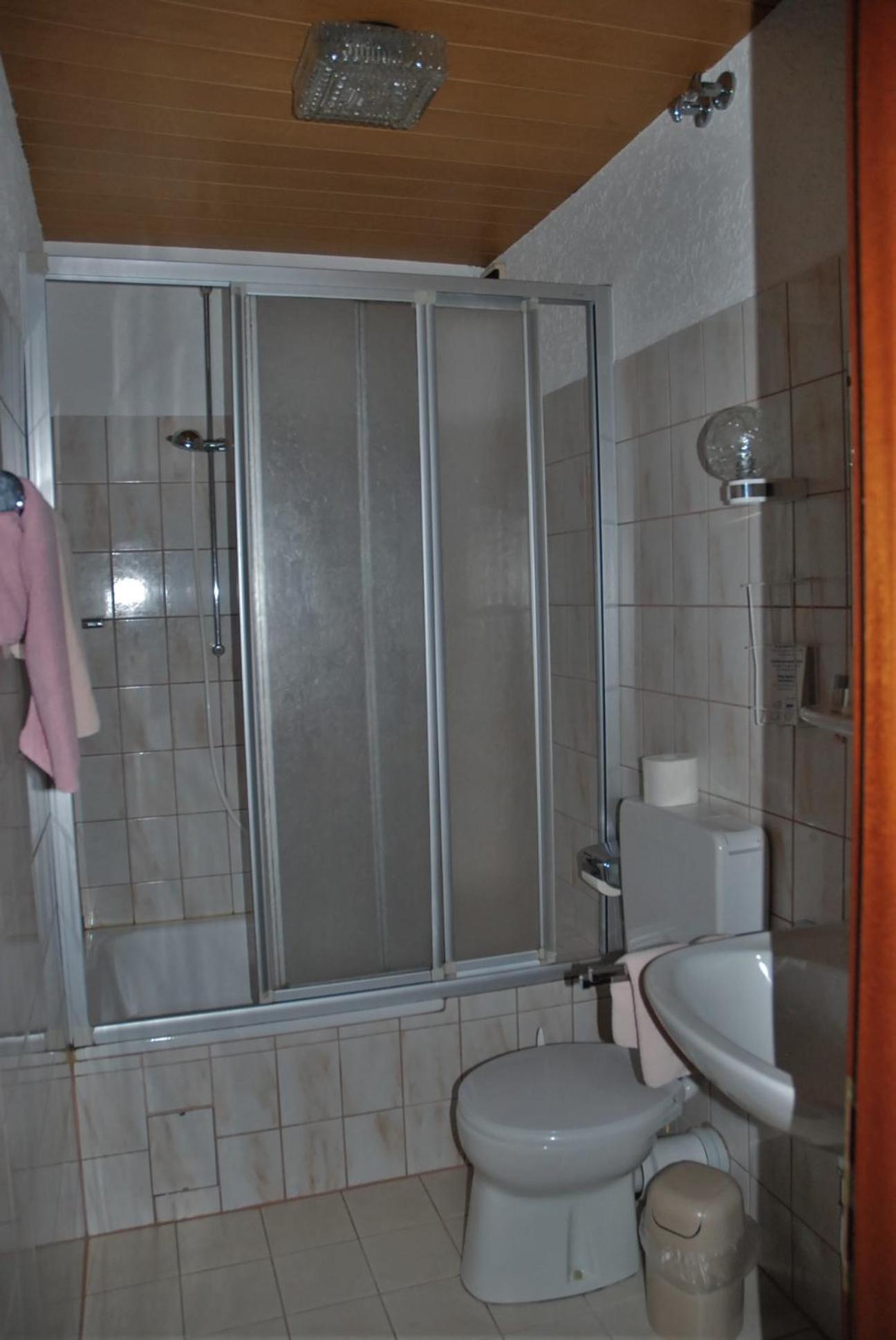 Double Room with Private Bathroom photo 2