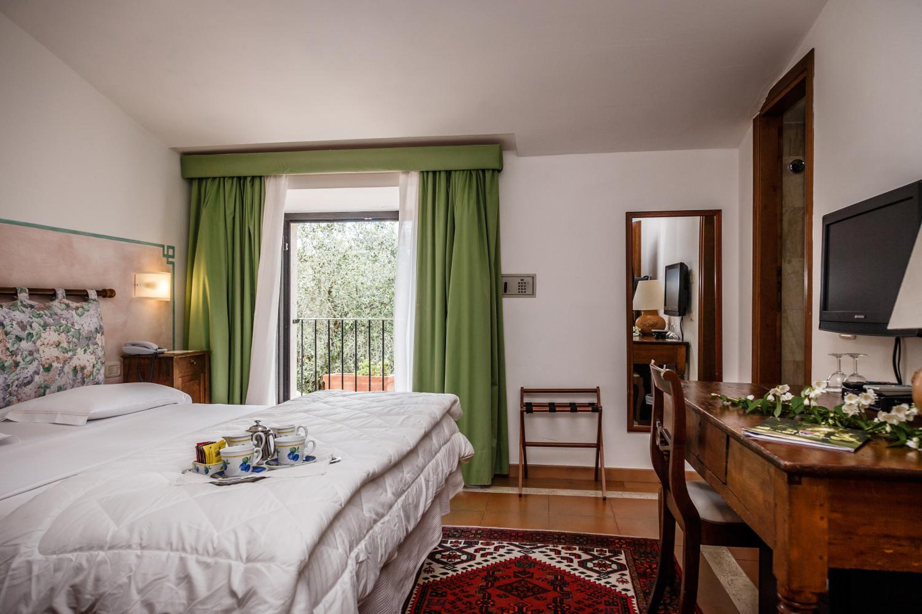 Classic Double Room - Photo 12