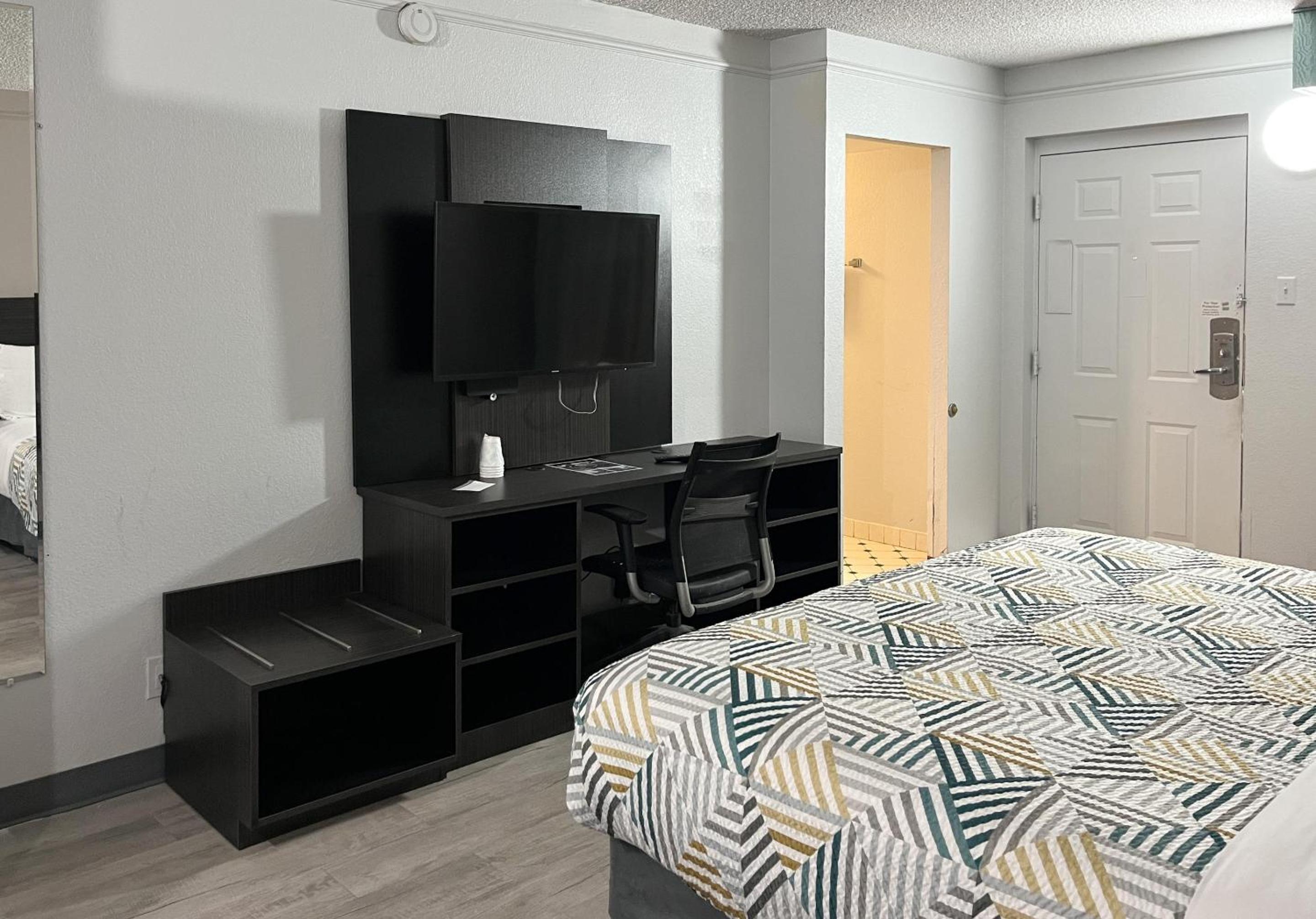 Queen Suite