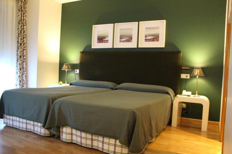 Twin Room - Photo 5