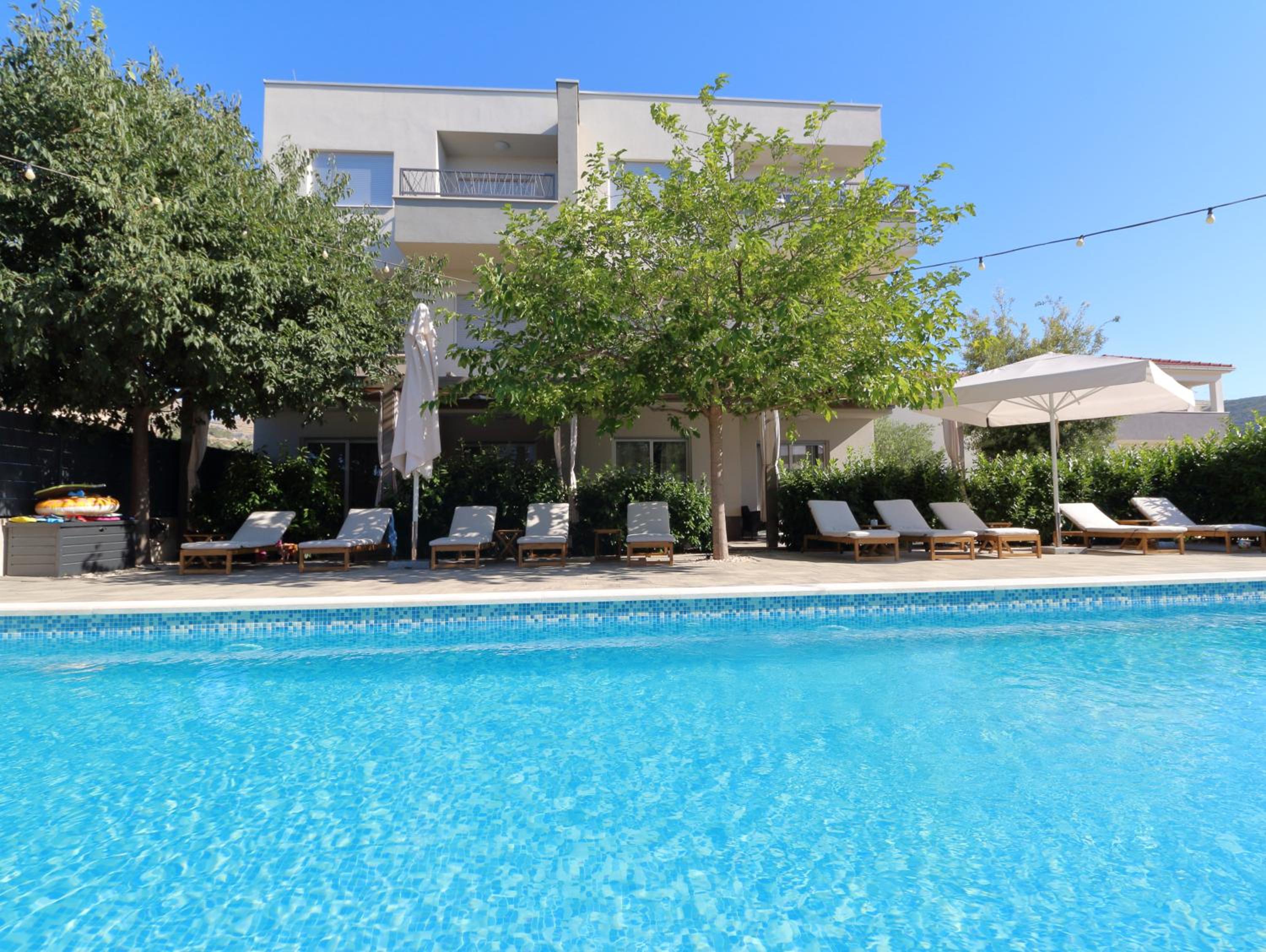 One-Bedroom Apartment with Pool View