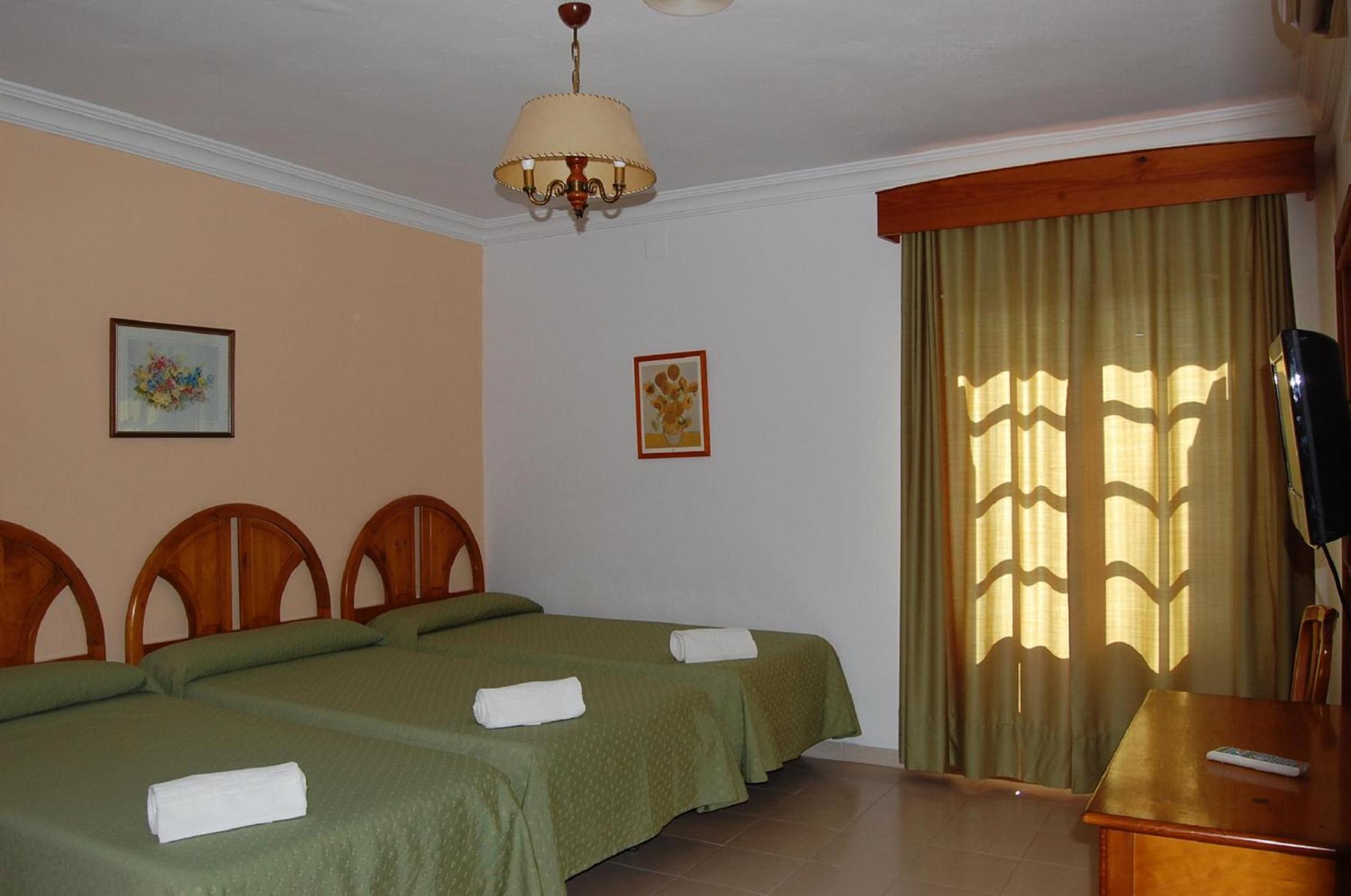 Triple Room - Photo 6