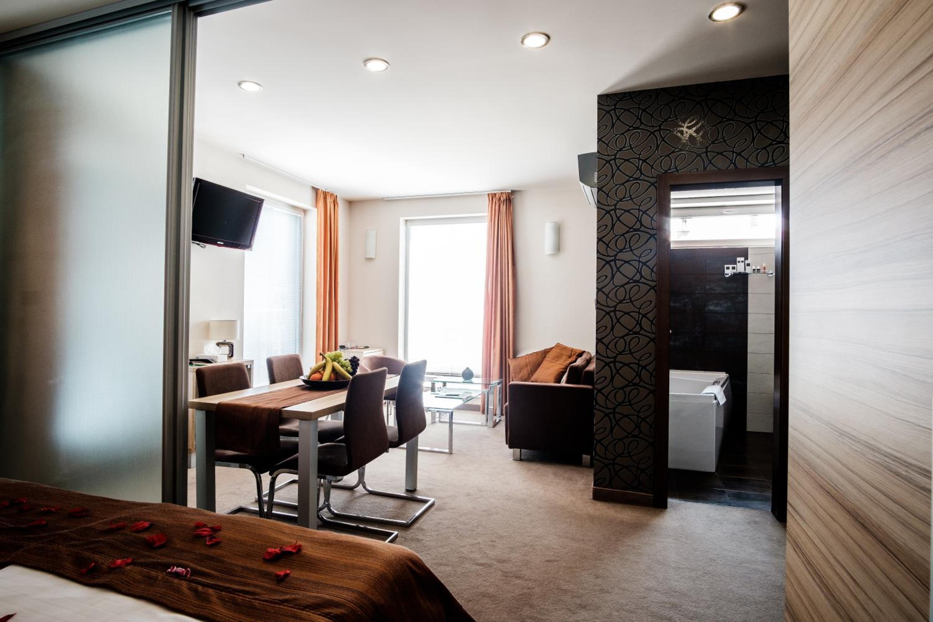 Deluxe Suite with Welcome Drink photo 3