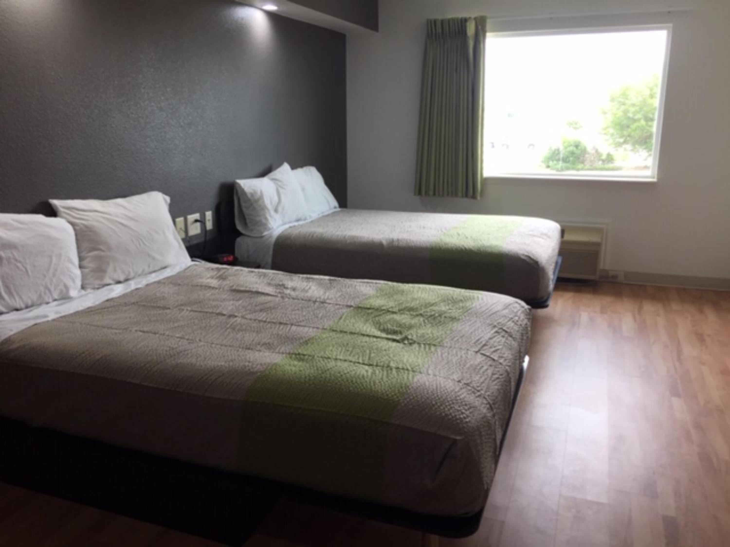 Deluxe Quadruple Room - Non-Smoking - Photo 2