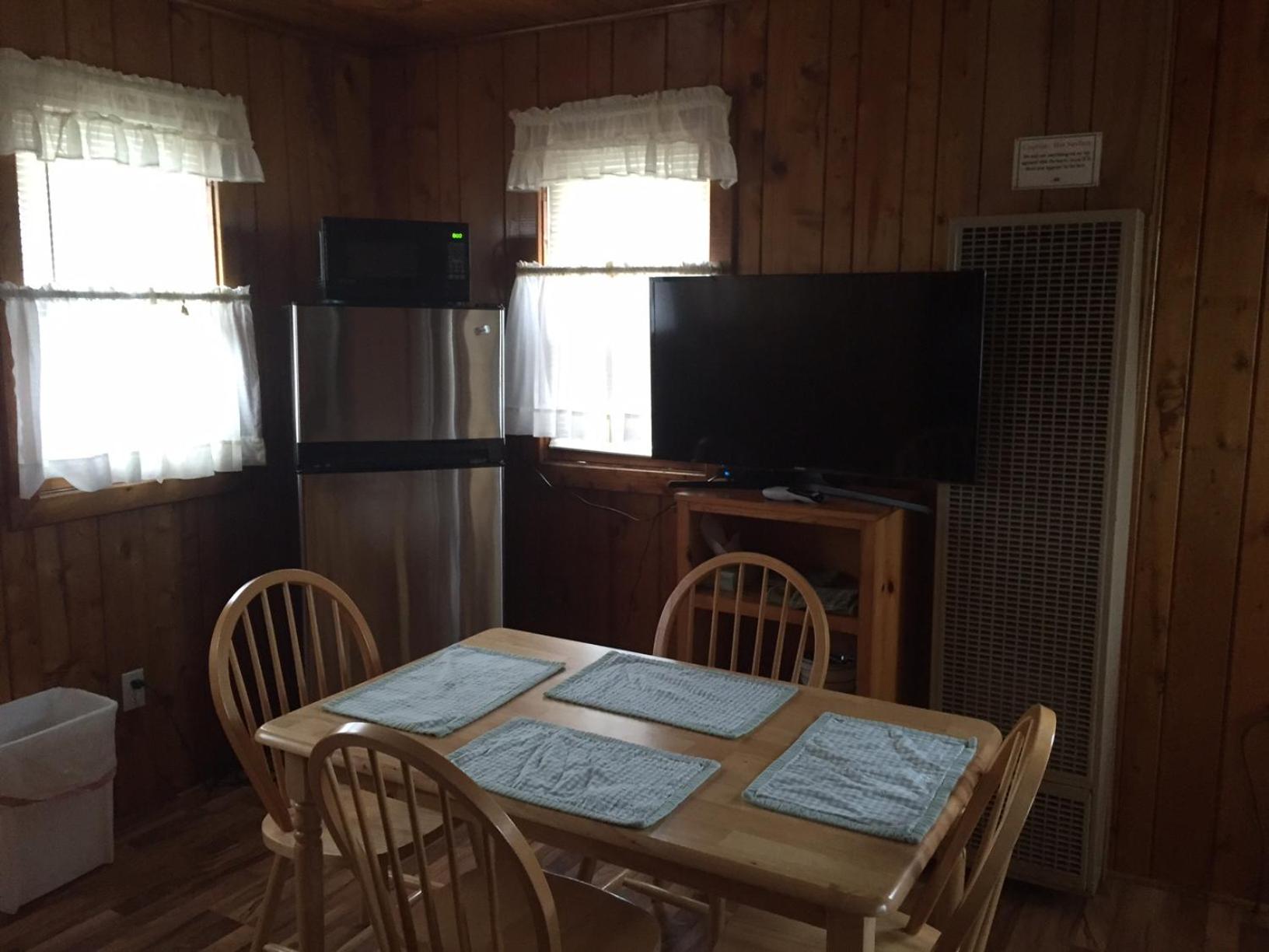 Cabin, 2 Queen Beds, Kitchenette - Photo 2