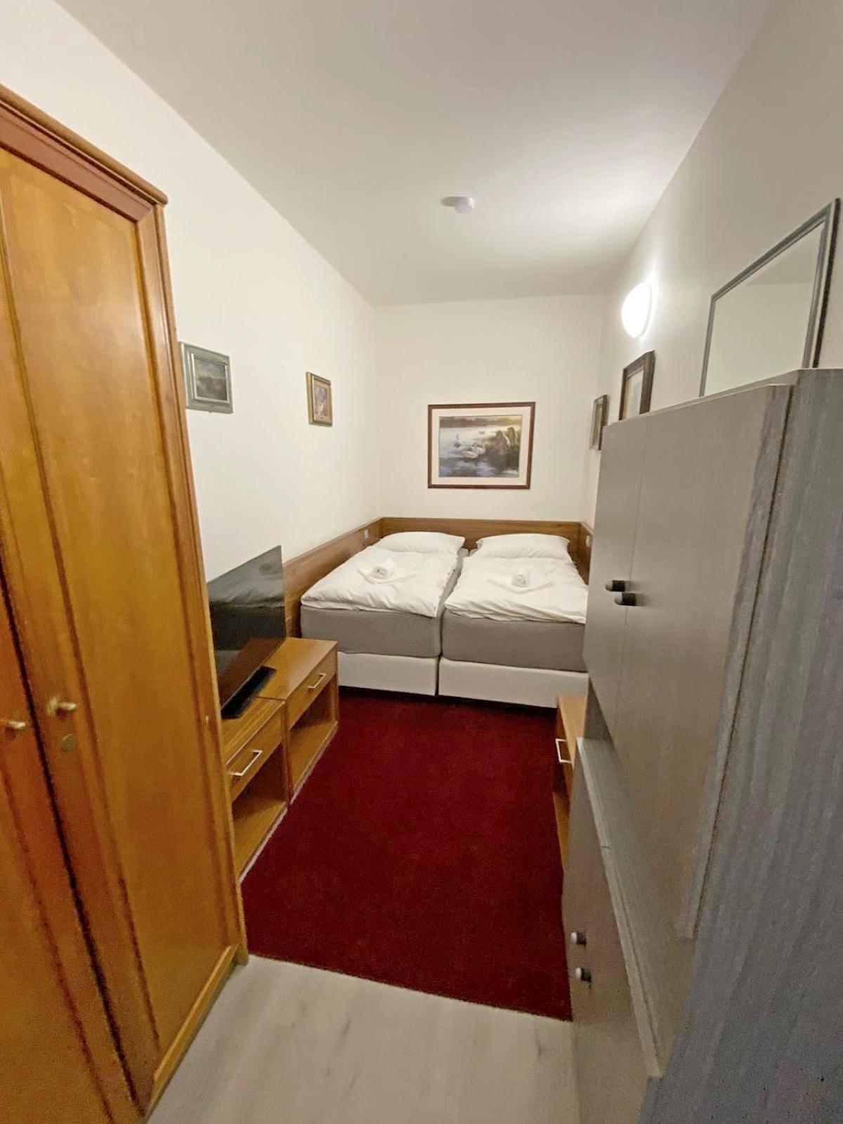 One-Bedroom Suite photo 2