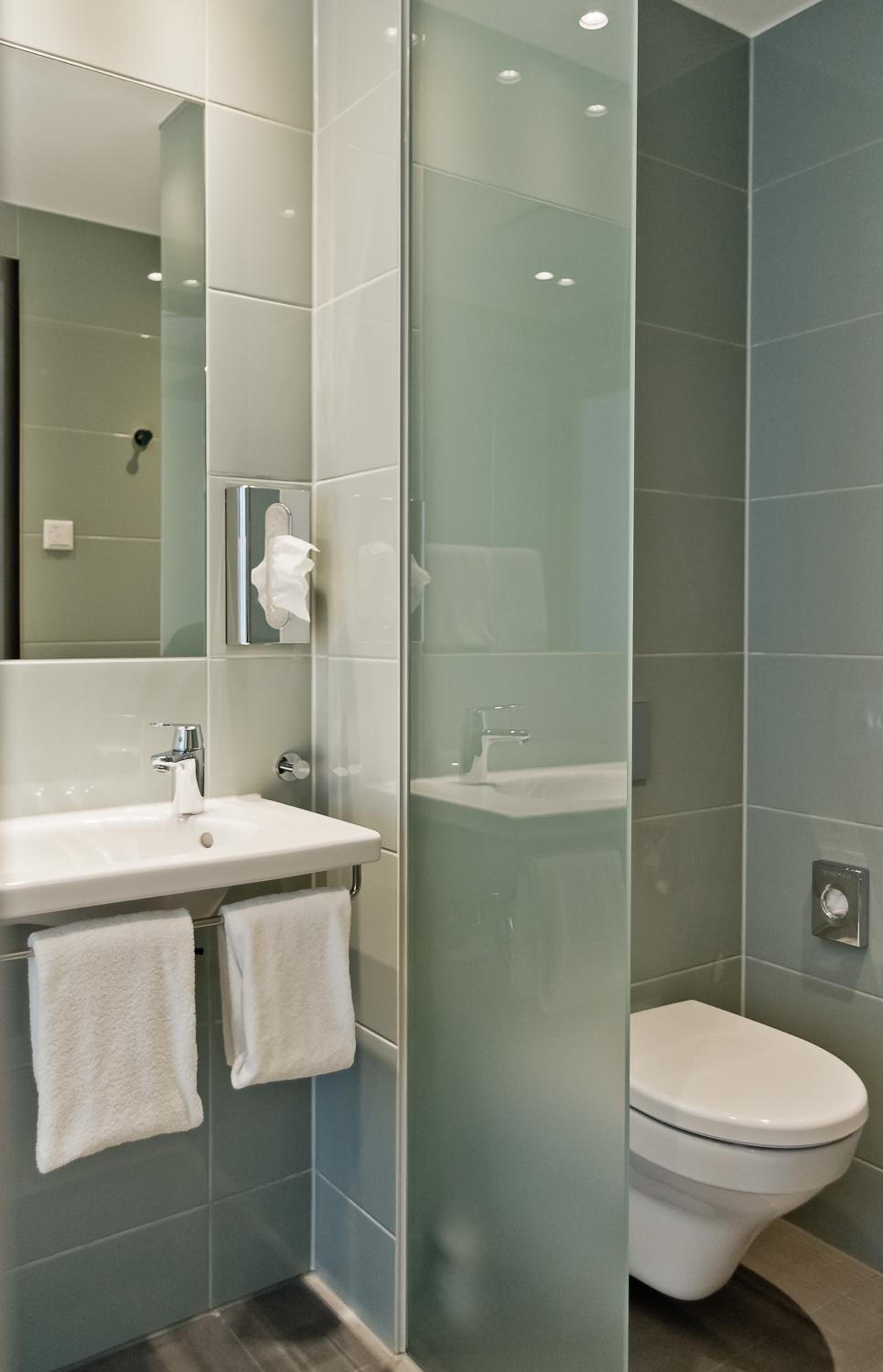 Standard Double Room - Photo 7