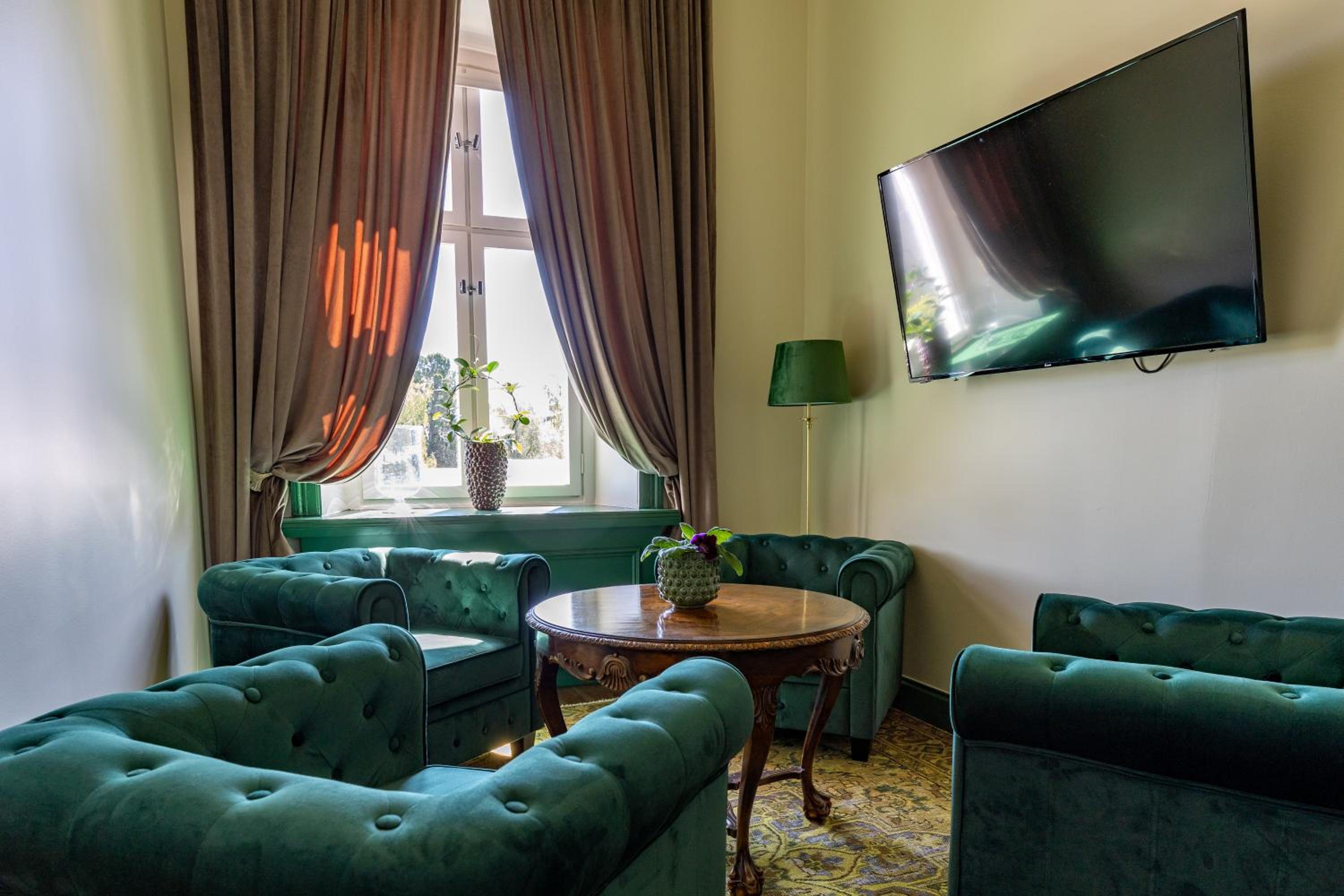 Junior Suite with Garden View photo 2